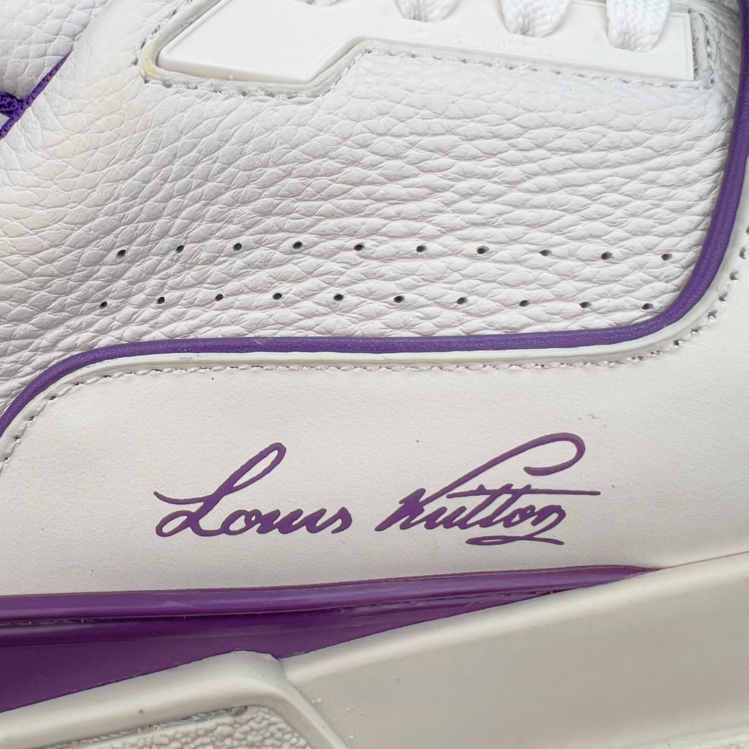 图片[14]-＃FS顶级特价 Louis Vuitton Trainer lv时装走秀运动鞋 实力大厂出品 平台专供 成熟的做工稳定的品控 完美鞋型超高的清洁度 零毛边线头瑕疵 全套原楦原纸版原鞋开模 全网最具灵魂的版型 正确原装黄色鞋盒 正确中底印花 鞋面印花3D高频深度立体 全鞋电脑针车 紧密相连 针距密度一致 环保乳胶注塑鞋垫 厚度脚感还原原版 皮面裁剪部位 统一油边封口工艺 原装橡胶大底含胶量大底组合零偏差 专柜全套包装 防尘袋 说明书 质保卡 男女鞋 尺码：35 36 37 38 39 40 41 42 43 44 45-选品中心