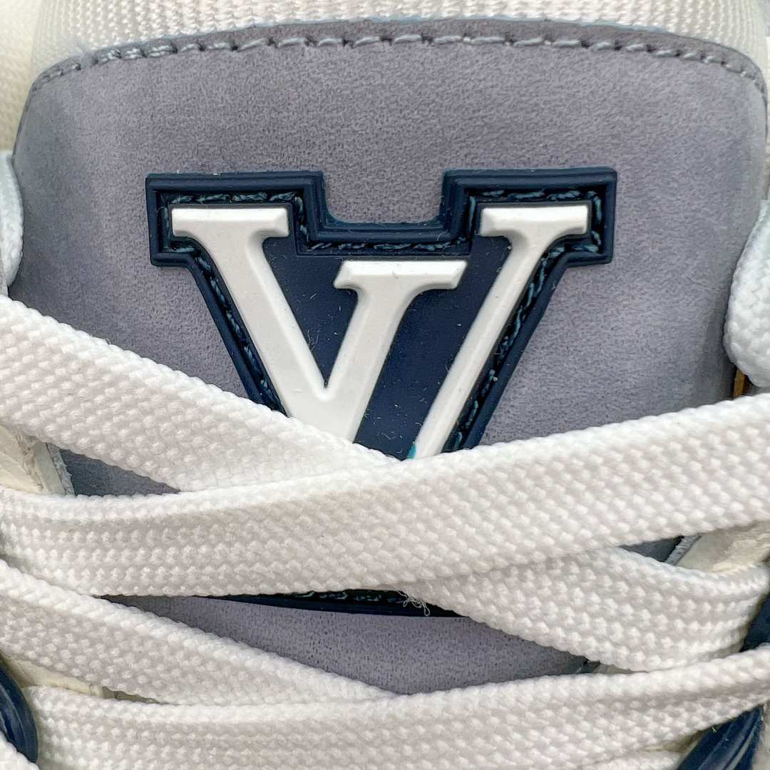 图片[10]-＃FS顶级特价 Louis Vuitton Trainer lv时装走秀运动鞋 实力大厂出品 平台专供 成熟的做工稳定的品控 完美鞋型超高的清洁度 零毛边线头瑕疵 全套原楦原纸版原鞋开模 全网最具灵魂的版型 正确原装黄色鞋盒 正确中底印花 鞋面印花3D高频深度立体 全鞋电脑针车 紧密相连 针距密度一致 环保乳胶注塑鞋垫 厚度脚感还原原版 皮面裁剪部位 统一油边封口工艺 原装橡胶大底含胶量大底组合零偏差 专柜全套包装 防尘袋 说明书 质保卡 男女鞋 尺码：35 36 37 38 39 40 41 42 43 44 45-选品中心