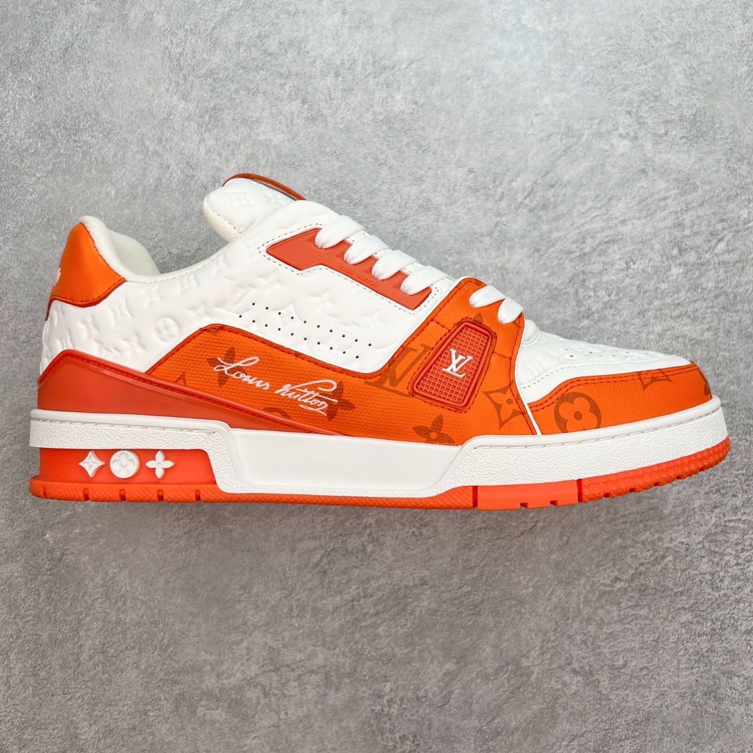 ＃K纯原 Louis Vuitton Trainer lv时装走秀运动鞋 市场所有版本中综合最强的货品 GD实力大厂出品 全网最全配色更新最快 最成熟的做工稳定的品控 完美鞋型超高的清洁度 零毛边线头瑕疵 全套原楦原纸版原鞋开模 全网最具灵魂的版型 正确原装黄色鞋盒 正确中底印花 鞋面印花3D高频深度立体 全鞋电脑针车 紧密相连 针距密度一致 环保乳胶注塑鞋垫 厚度脚感还原原版 皮面裁剪部位 统一油边封口工艺 原装橡胶大底含胶量大底组合零偏差 专柜全套包装 防尘袋 说明书 质保卡 男女鞋 尺码：35 36 37 38 39 40 41 42 43 44 45-选品中心