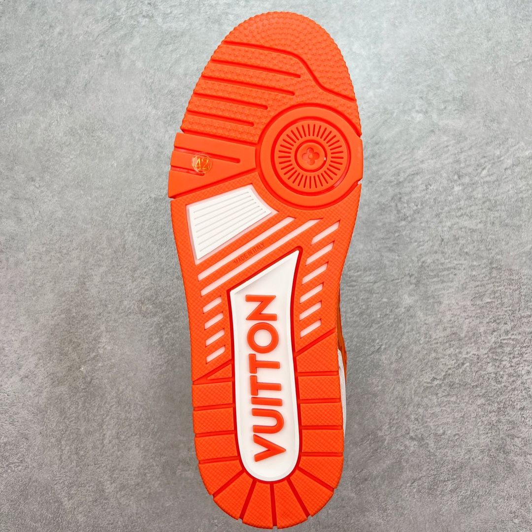 图片[9]-＃K纯原 Louis Vuitton Trainer lv时装走秀运动鞋 市场所有版本中综合最强的货品 GD实力大厂出品 全网最全配色更新最快 最成熟的做工稳定的品控 完美鞋型超高的清洁度 零毛边线头瑕疵 全套原楦原纸版原鞋开模 全网最具灵魂的版型 正确原装黄色鞋盒 正确中底印花 鞋面印花3D高频深度立体 全鞋电脑针车 紧密相连 针距密度一致 环保乳胶注塑鞋垫 厚度脚感还原原版 皮面裁剪部位 统一油边封口工艺 原装橡胶大底含胶量大底组合零偏差 专柜全套包装 防尘袋 说明书 质保卡 男女鞋 尺码：35 36 37 38 39 40 41 42 43 44 45-选品中心