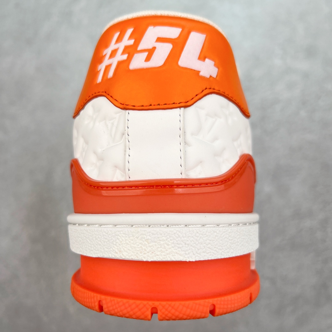 图片[8]-＃K纯原 Louis Vuitton Trainer lv时装走秀运动鞋 市场所有版本中综合最强的货品 GD实力大厂出品 全网最全配色更新最快 最成熟的做工稳定的品控 完美鞋型超高的清洁度 零毛边线头瑕疵 全套原楦原纸版原鞋开模 全网最具灵魂的版型 正确原装黄色鞋盒 正确中底印花 鞋面印花3D高频深度立体 全鞋电脑针车 紧密相连 针距密度一致 环保乳胶注塑鞋垫 厚度脚感还原原版 皮面裁剪部位 统一油边封口工艺 原装橡胶大底含胶量大底组合零偏差 专柜全套包装 防尘袋 说明书 质保卡 男女鞋 尺码：35 36 37 38 39 40 41 42 43 44 45-选品中心