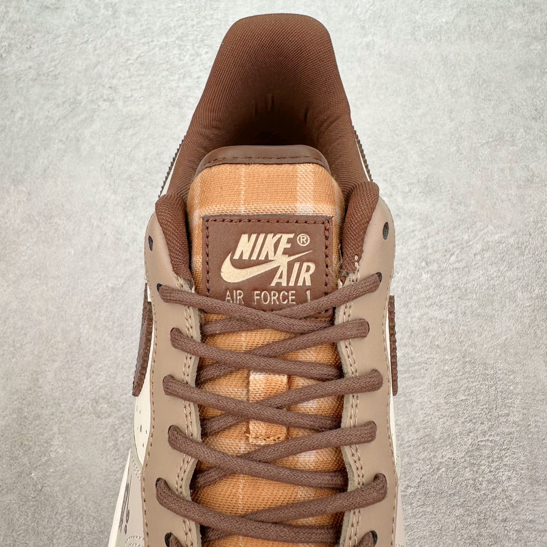 图片[5]-NK Air Force 1´07 Low 空军一号低帮百搭休闲运动板鞋 FV3702-122 柔软、弹性十足的缓震性能和出色的中底设计 横跨复古与现代的外型结合 造就出风靡全球 三十多年的Force 1 直到今天还深受青睐 尺码：36 36.5 37.5 38 38.5 39 40 40.5 41 42 42.5 43 44 44.5 45-选品中心