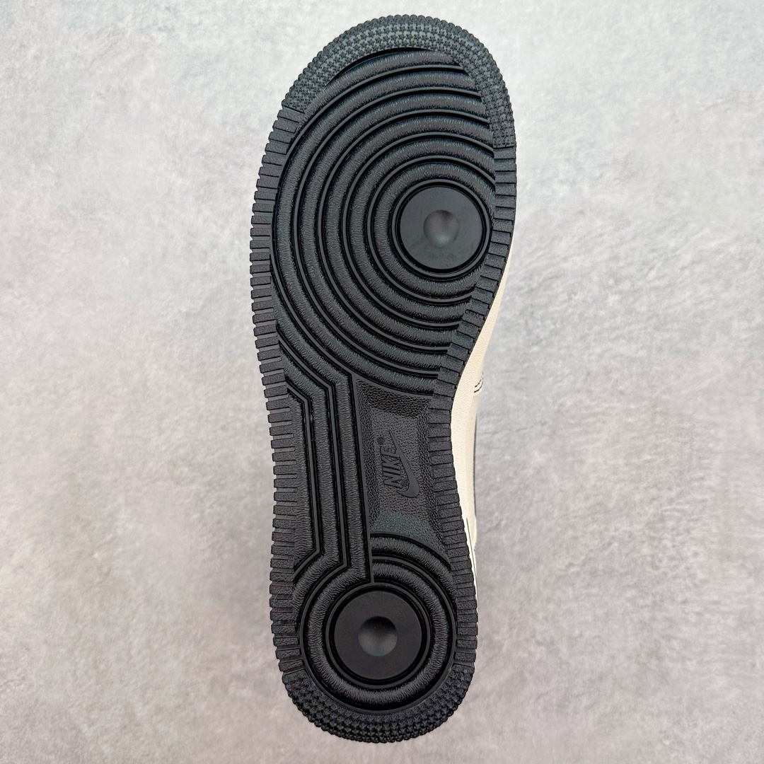 图片[9]-NK Air Force 1´07 Low 空军一号低帮百搭休闲运动板鞋 TQ1456-288 柔软、弹性十足的缓震性能和出色的中底设计 横跨复古与现代的外型结合 造就出风靡全球 三十多年的Force 1 直到今天还深受青睐 尺码：36 36.5 37.5 38 38.5 39 40 40.5 41 42 42.5 43 44 44.5 45-选品中心