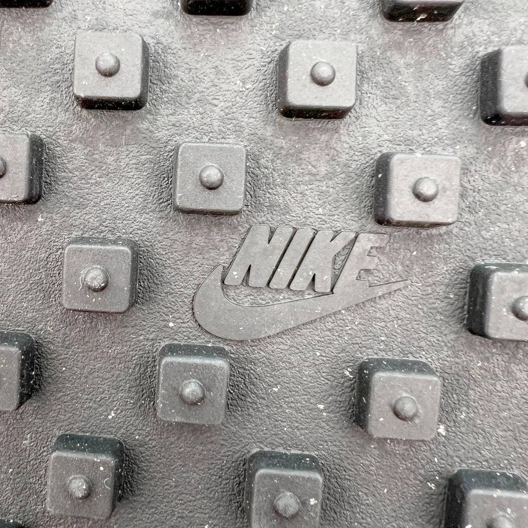 图片[22]-＃KZ纯原 Stussy x NK Roshe Run LD-1000 舒适百搭防滑耐磨低帮休闲跑步鞋男女同款 斯图西联名米蓝色 FQ5369-300 以其中白蓝色款式为例 设计师将白色作为底色 使用蓝色点缀两侧 NK Swoosh 提升视觉层次感的同时还进一步丰富色彩体系 材质方面更是尽显复古气质 全鞋采用大面积网眼面料设计 再在鞋头位置搭配上一大块绒面革 塑造出出色质感以及良好的透气性能 细节上 最醒目的便是两侧精致的Swoosh 点明品牌身份 此外鞋舌上出现的 Stussy 手绘涂鸦字体同样格外亮眼 不仅如此 鞋款后跟上还有 Stussy 字样 Logo 再次点题 彰显出该鞋款特有的联名属性 尺码：36 36.5 37.5 38 38.5 39 40 40.5 41 42 42.5 43 44 44.5 45 46-选品中心