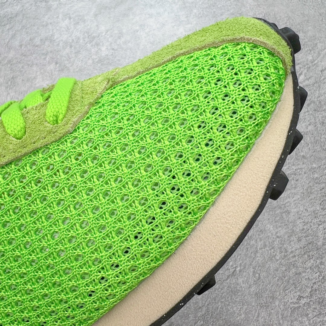 图片[19]-＃KZ纯原 Stussy x NK Roshe Run LD-1000 舒适百搭防滑耐磨低帮休闲跑步鞋男女同款 斯图西联名米蓝色 FQ5369-300 以其中白蓝色款式为例 设计师将白色作为底色 使用蓝色点缀两侧 NK Swoosh 提升视觉层次感的同时还进一步丰富色彩体系 材质方面更是尽显复古气质 全鞋采用大面积网眼面料设计 再在鞋头位置搭配上一大块绒面革 塑造出出色质感以及良好的透气性能 细节上 最醒目的便是两侧精致的Swoosh 点明品牌身份 此外鞋舌上出现的 Stussy 手绘涂鸦字体同样格外亮眼 不仅如此 鞋款后跟上还有 Stussy 字样 Logo 再次点题 彰显出该鞋款特有的联名属性 尺码：36 36.5 37.5 38 38.5 39 40 40.5 41 42 42.5 43 44 44.5 45 46-选品中心