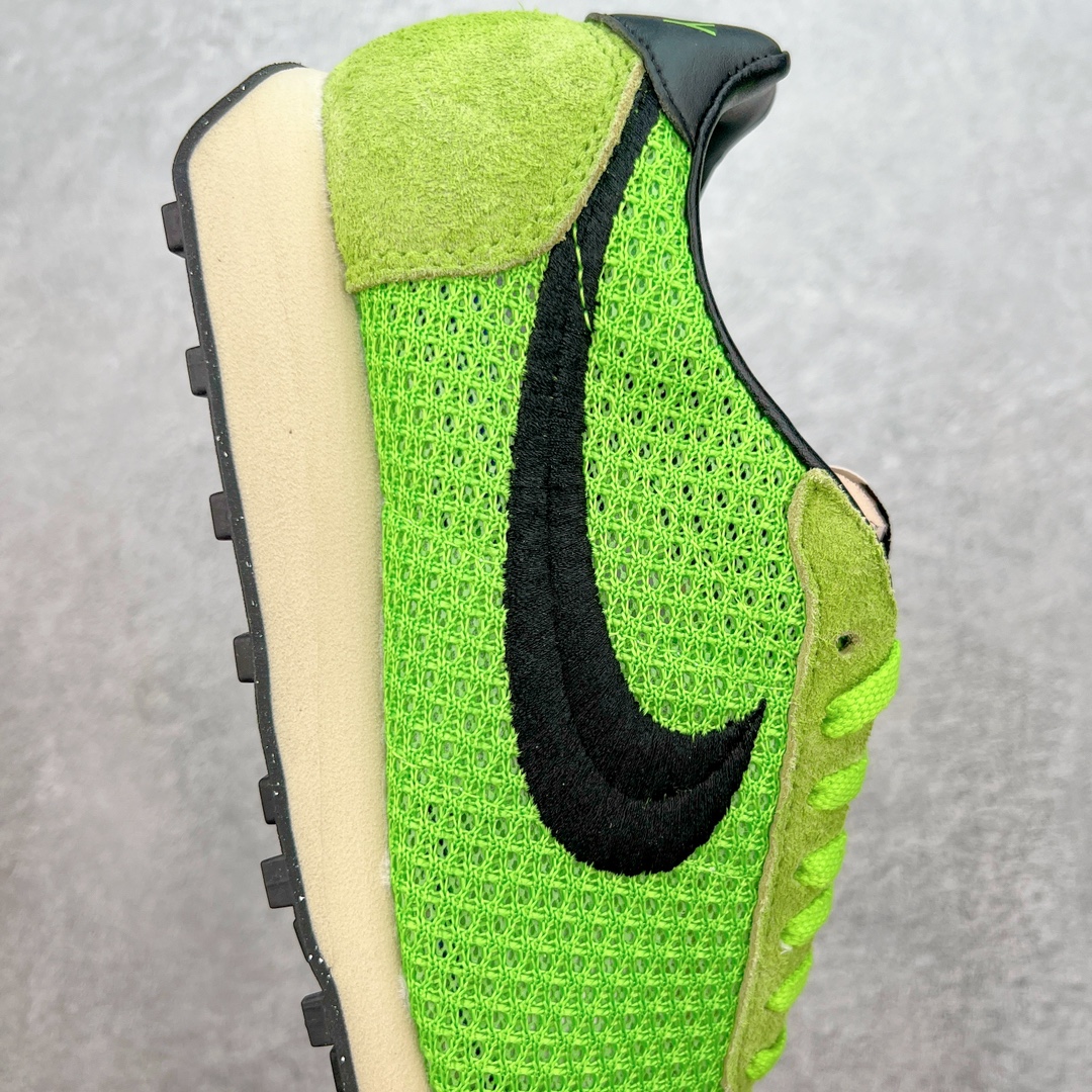 图片[6]-＃KZ纯原 Stussy x NK Roshe Run LD-1000 舒适百搭防滑耐磨低帮休闲跑步鞋男女同款 斯图西联名米蓝色 FQ5369-300 以其中白蓝色款式为例 设计师将白色作为底色 使用蓝色点缀两侧 NK Swoosh 提升视觉层次感的同时还进一步丰富色彩体系 材质方面更是尽显复古气质 全鞋采用大面积网眼面料设计 再在鞋头位置搭配上一大块绒面革 塑造出出色质感以及良好的透气性能 细节上 最醒目的便是两侧精致的Swoosh 点明品牌身份 此外鞋舌上出现的 Stussy 手绘涂鸦字体同样格外亮眼 不仅如此 鞋款后跟上还有 Stussy 字样 Logo 再次点题 彰显出该鞋款特有的联名属性 尺码：36 36.5 37.5 38 38.5 39 40 40.5 41 42 42.5 43 44 44.5 45 46-选品中心