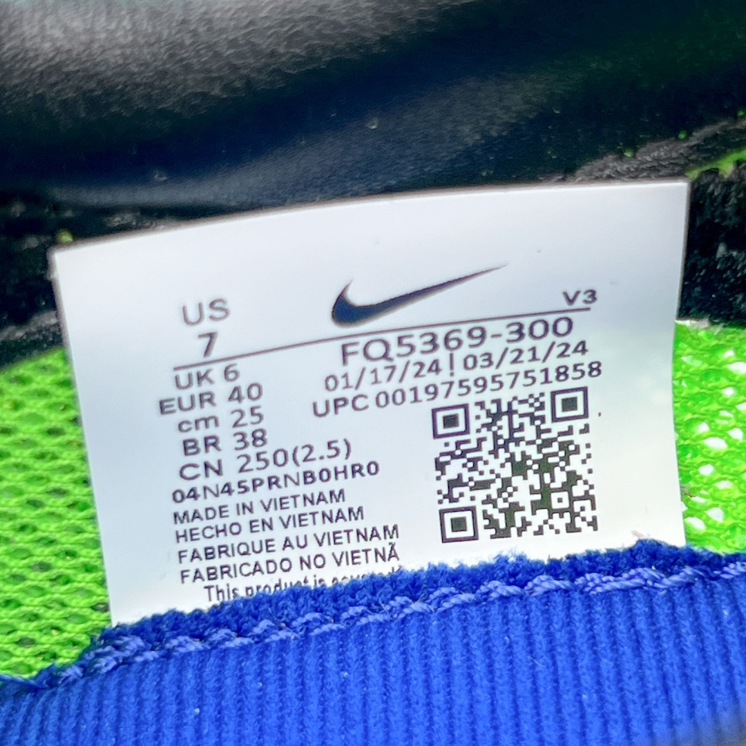 图片[12]-＃KZ纯原 Stussy x NK Roshe Run LD-1000 舒适百搭防滑耐磨低帮休闲跑步鞋男女同款 斯图西联名米蓝色 FQ5369-300 以其中白蓝色款式为例 设计师将白色作为底色 使用蓝色点缀两侧 NK Swoosh 提升视觉层次感的同时还进一步丰富色彩体系 材质方面更是尽显复古气质 全鞋采用大面积网眼面料设计 再在鞋头位置搭配上一大块绒面革 塑造出出色质感以及良好的透气性能 细节上 最醒目的便是两侧精致的Swoosh 点明品牌身份 此外鞋舌上出现的 Stussy 手绘涂鸦字体同样格外亮眼 不仅如此 鞋款后跟上还有 Stussy 字样 Logo 再次点题 彰显出该鞋款特有的联名属性 尺码：36 36.5 37.5 38 38.5 39 40 40.5 41 42 42.5 43 44 44.5 45 46-选品中心