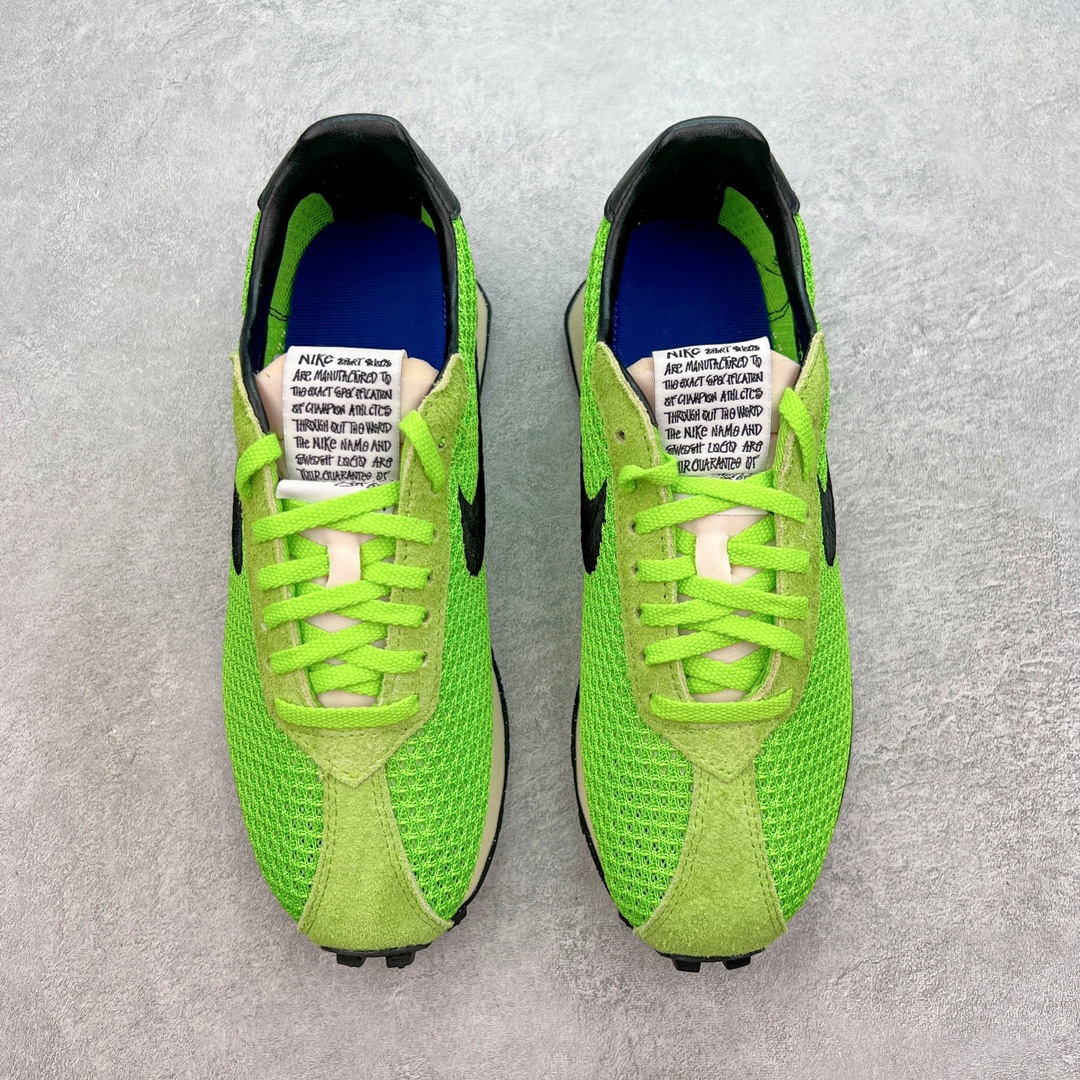 图片[2]-＃KZ纯原 Stussy x NK Roshe Run LD-1000 舒适百搭防滑耐磨低帮休闲跑步鞋男女同款 斯图西联名米蓝色 FQ5369-300 以其中白蓝色款式为例 设计师将白色作为底色 使用蓝色点缀两侧 NK Swoosh 提升视觉层次感的同时还进一步丰富色彩体系 材质方面更是尽显复古气质 全鞋采用大面积网眼面料设计 再在鞋头位置搭配上一大块绒面革 塑造出出色质感以及良好的透气性能 细节上 最醒目的便是两侧精致的Swoosh 点明品牌身份 此外鞋舌上出现的 Stussy 手绘涂鸦字体同样格外亮眼 不仅如此 鞋款后跟上还有 Stussy 字样 Logo 再次点题 彰显出该鞋款特有的联名属性 尺码：36 36.5 37.5 38 38.5 39 40 40.5 41 42 42.5 43 44 44.5 45 46-选品中心