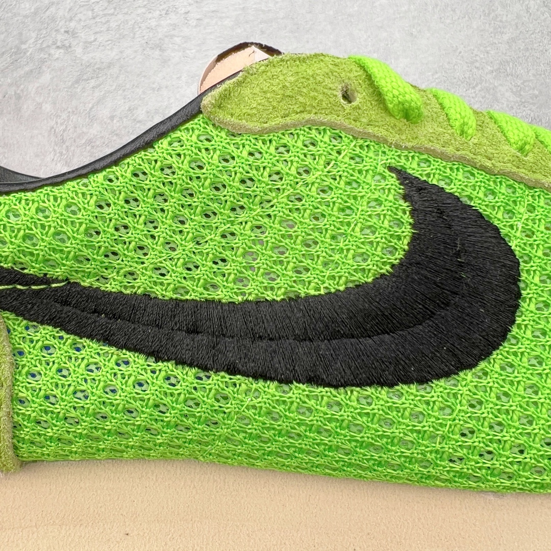 图片[21]-＃KZ纯原 Stussy x NK Roshe Run LD-1000 舒适百搭防滑耐磨低帮休闲跑步鞋男女同款 斯图西联名米蓝色 FQ5369-300 以其中白蓝色款式为例 设计师将白色作为底色 使用蓝色点缀两侧 NK Swoosh 提升视觉层次感的同时还进一步丰富色彩体系 材质方面更是尽显复古气质 全鞋采用大面积网眼面料设计 再在鞋头位置搭配上一大块绒面革 塑造出出色质感以及良好的透气性能 细节上 最醒目的便是两侧精致的Swoosh 点明品牌身份 此外鞋舌上出现的 Stussy 手绘涂鸦字体同样格外亮眼 不仅如此 鞋款后跟上还有 Stussy 字样 Logo 再次点题 彰显出该鞋款特有的联名属性 尺码：36 36.5 37.5 38 38.5 39 40 40.5 41 42 42.5 43 44 44.5 45 46-选品中心