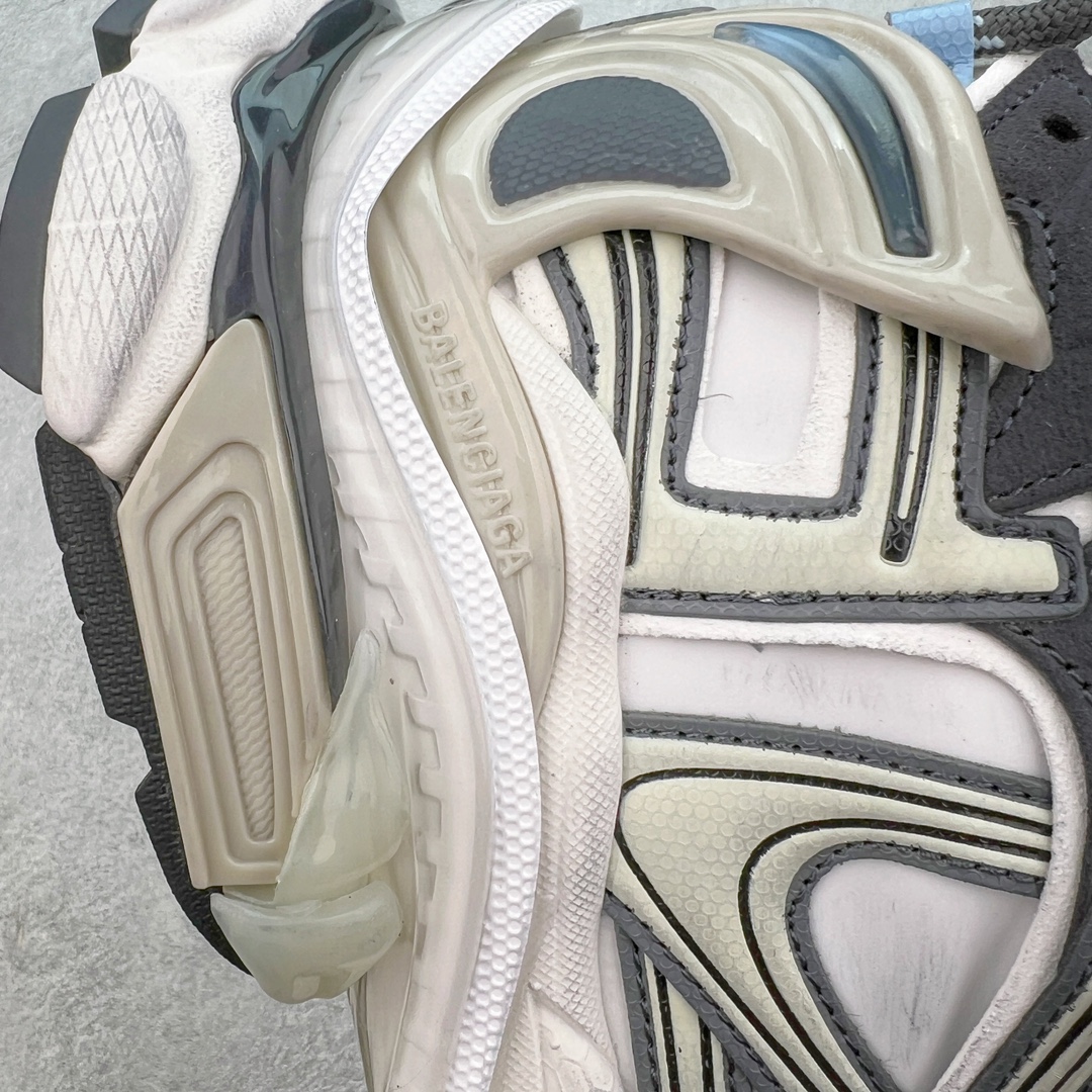 图片[11]-＃纯原 BALENCIAGA Runner Sneaker 巴黎世家七代慢跑系列低帮复古野跑潮流运动鞋老爹鞋 尼龙和网布材质 磨损效果 鞋头边缘印有尺码 背面浮印尺码 外侧印有跑者徽标 鞋舌刺绣 Balenciaga 品牌标识 鞋跟背面 Balenciaga品牌标识 材质采用65%聚氨酯、35%聚酯纤维 全新 Runner 鞋型轮廓借鉴于 2000 年初的复古线条 搭载大网眼面料制成鞋面基础，由粉色、白色尼龍与橡胶质地覆盖鞋面诠释线条感 当中透过几道手缝线与折损痕更是精准的掌握历经时间淬炼的破旧痕迹 延续其手法至鞋领、鞋跟、鞋带、中底等部分均饰有破损及脏污之貌 尤其是鞋领处与鞋带孔眼条更是采用不规则做旧技术将内容物泡棉随机露出 尺码：35 36 37 38 39 40 41 42 43 44 45 46-选品中心