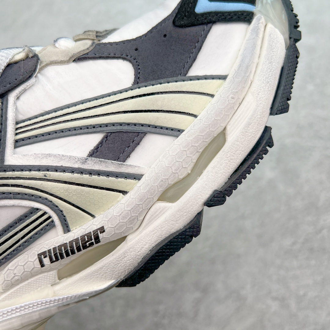 图片[15]-＃纯原 BALENCIAGA Runner Sneaker 巴黎世家七代慢跑系列低帮复古野跑潮流运动鞋老爹鞋 尼龙和网布材质 磨损效果 鞋头边缘印有尺码 背面浮印尺码 外侧印有跑者徽标 鞋舌刺绣 Balenciaga 品牌标识 鞋跟背面 Balenciaga品牌标识 材质采用65%聚氨酯、35%聚酯纤维 全新 Runner 鞋型轮廓借鉴于 2000 年初的复古线条 搭载大网眼面料制成鞋面基础，由粉色、白色尼龍与橡胶质地覆盖鞋面诠释线条感 当中透过几道手缝线与折损痕更是精准的掌握历经时间淬炼的破旧痕迹 延续其手法至鞋领、鞋跟、鞋带、中底等部分均饰有破损及脏污之貌 尤其是鞋领处与鞋带孔眼条更是采用不规则做旧技术将内容物泡棉随机露出 尺码：35 36 37 38 39 40 41 42 43 44 45 46-选品中心