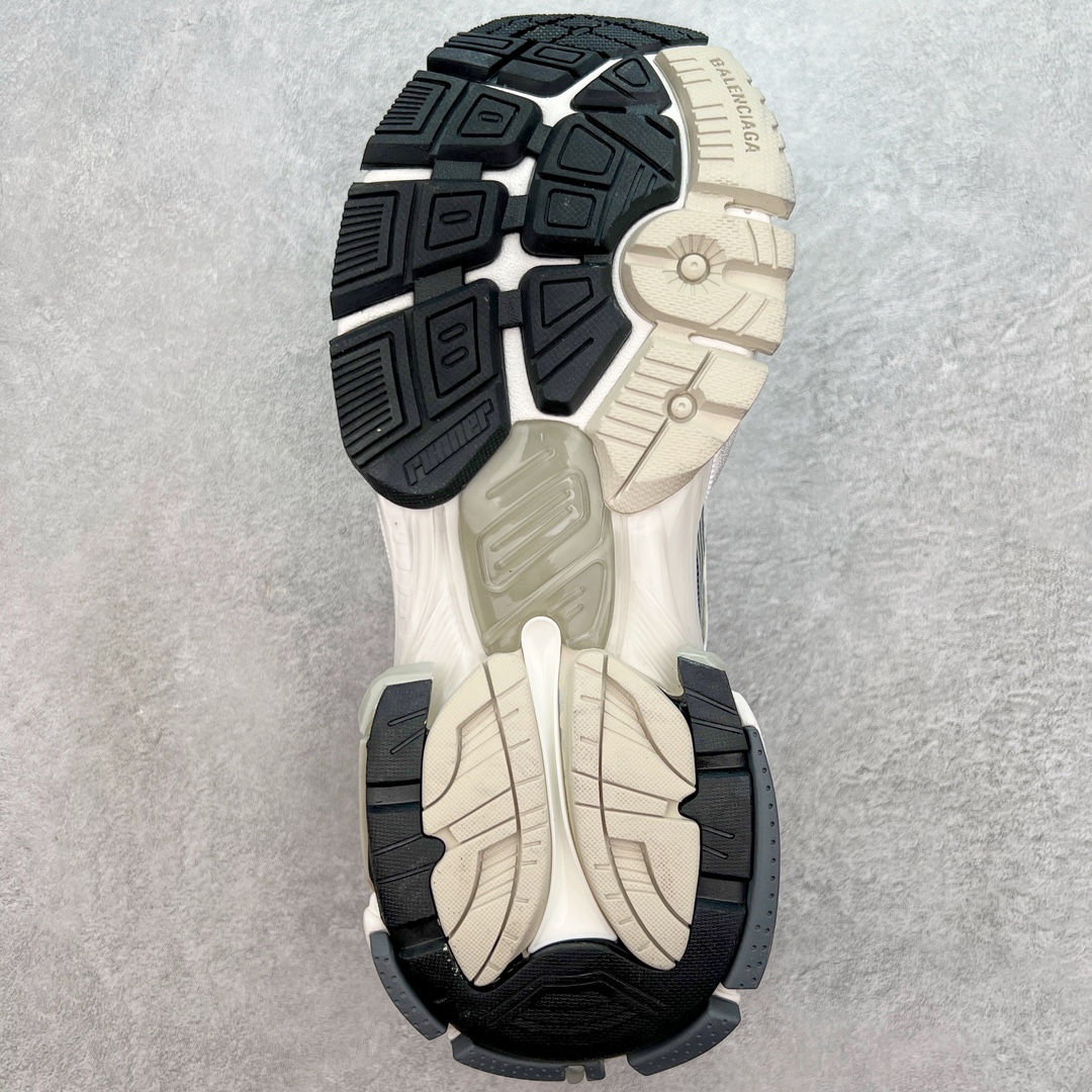 图片[9]-＃纯原 BALENCIAGA Runner Sneaker 巴黎世家七代慢跑系列低帮复古野跑潮流运动鞋老爹鞋 尼龙和网布材质 磨损效果 鞋头边缘印有尺码 背面浮印尺码 外侧印有跑者徽标 鞋舌刺绣 Balenciaga 品牌标识 鞋跟背面 Balenciaga品牌标识 材质采用65%聚氨酯、35%聚酯纤维 全新 Runner 鞋型轮廓借鉴于 2000 年初的复古线条 搭载大网眼面料制成鞋面基础，由粉色、白色尼龍与橡胶质地覆盖鞋面诠释线条感 当中透过几道手缝线与折损痕更是精准的掌握历经时间淬炼的破旧痕迹 延续其手法至鞋领、鞋跟、鞋带、中底等部分均饰有破损及脏污之貌 尤其是鞋领处与鞋带孔眼条更是采用不规则做旧技术将内容物泡棉随机露出 尺码：35 36 37 38 39 40 41 42 43 44 45 46-选品中心