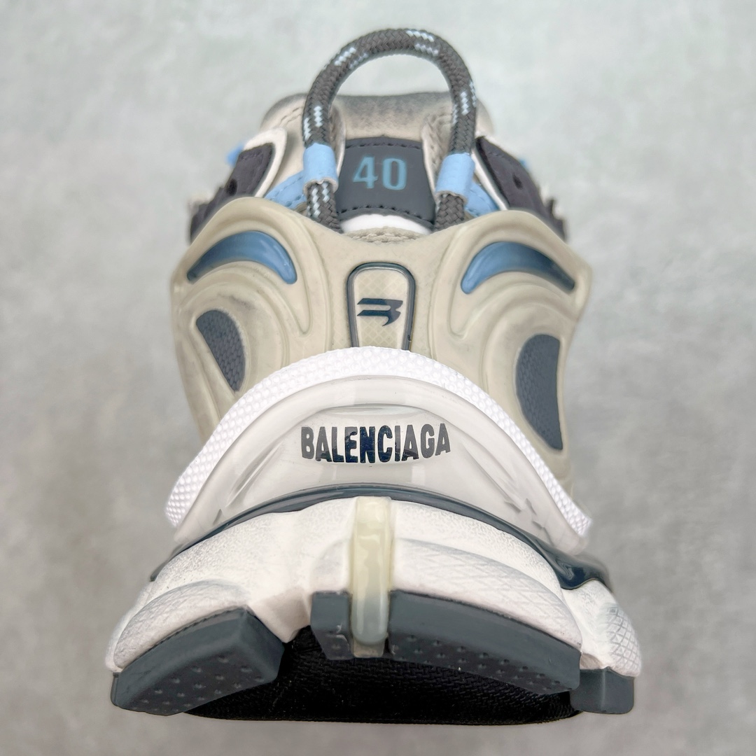 图片[8]-＃纯原 BALENCIAGA Runner Sneaker 巴黎世家七代慢跑系列低帮复古野跑潮流运动鞋老爹鞋 尼龙和网布材质 磨损效果 鞋头边缘印有尺码 背面浮印尺码 外侧印有跑者徽标 鞋舌刺绣 Balenciaga 品牌标识 鞋跟背面 Balenciaga品牌标识 材质采用65%聚氨酯、35%聚酯纤维 全新 Runner 鞋型轮廓借鉴于 2000 年初的复古线条 搭载大网眼面料制成鞋面基础，由粉色、白色尼龍与橡胶质地覆盖鞋面诠释线条感 当中透过几道手缝线与折损痕更是精准的掌握历经时间淬炼的破旧痕迹 延续其手法至鞋领、鞋跟、鞋带、中底等部分均饰有破损及脏污之貌 尤其是鞋领处与鞋带孔眼条更是采用不规则做旧技术将内容物泡棉随机露出 尺码：35 36 37 38 39 40 41 42 43 44 45 46-选品中心