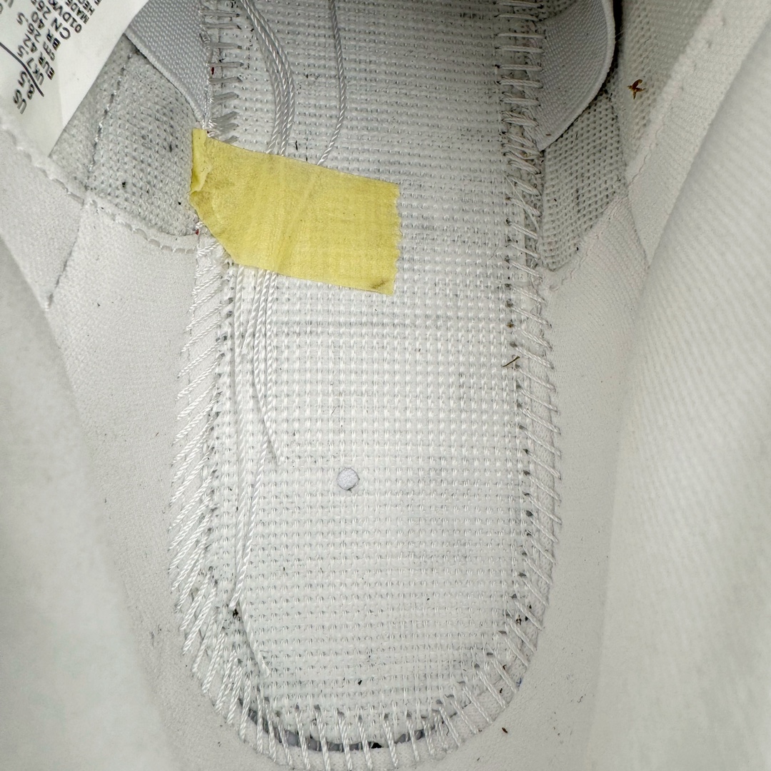 图片[10]-＃QD纯原 Fragment Design x Air Jordan AJ3 Retro 藤原浩闪电联名 DA3595-100 圈内最强三代系列 匠心打造 开发时长超过半年 目前可过各类鉴定或无法鉴定 裸鞋随便操作 全套原纸板楦头开发 原厂大底磨具加持立体防滑纹理 原装可视Air Sole气垫 原汁原味最完美的三代版型 唯一正确鞋头趴度弧度高度鞋身腰线 原厂TPU彩虹扎染后跟饰片 正确内里反口里网布 皮料菱角分明不变形无多余毛边 广东原厂zp同批次手工大底描漆拉丝 市场唯一原厂鞋扣模具 原厂织唛标 原厂飞人电绣工艺 尾指中部跳三针 独家绑鞋带手法 印刷中底布 四线拉帮 米色美纹纸贴合固定 进口港宝加持 后跟自然饱满 全鞋荧光划线卡点 追求极致完美 每一双都是工艺品 多重QC质检 超越公司货的品控标准 实实在在的免检产品 尺码：40.5 41 42 42.5 43 44 44.5 45 45.5 46 47.5 48.5-选品中心