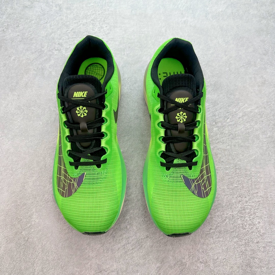 图片[2]-＃特价福利 NK Zoom Fly 5 飞行5代马拉松系列低帮透气休闲运动慢跑鞋 NK旗下跑鞋阵容持续迎来新成员 今回正式登场的鞋型为 Zoom Fly 5 全鞋大量采用回收材料制成 鞋面搭载创新 Flyknit 技术打造的编织网眼 同时考量了舒适、性能与可持续性 采用大型 ZoomX 中底与 Swoosh 徽标注入等变化 鞋侧还有「Push Limits + Break Barriers」字样叙述 尺码：36 36.5 37.5 38 38.5 39 40 40.5 41 42 42.5 43 44 44.5 45-选品中心