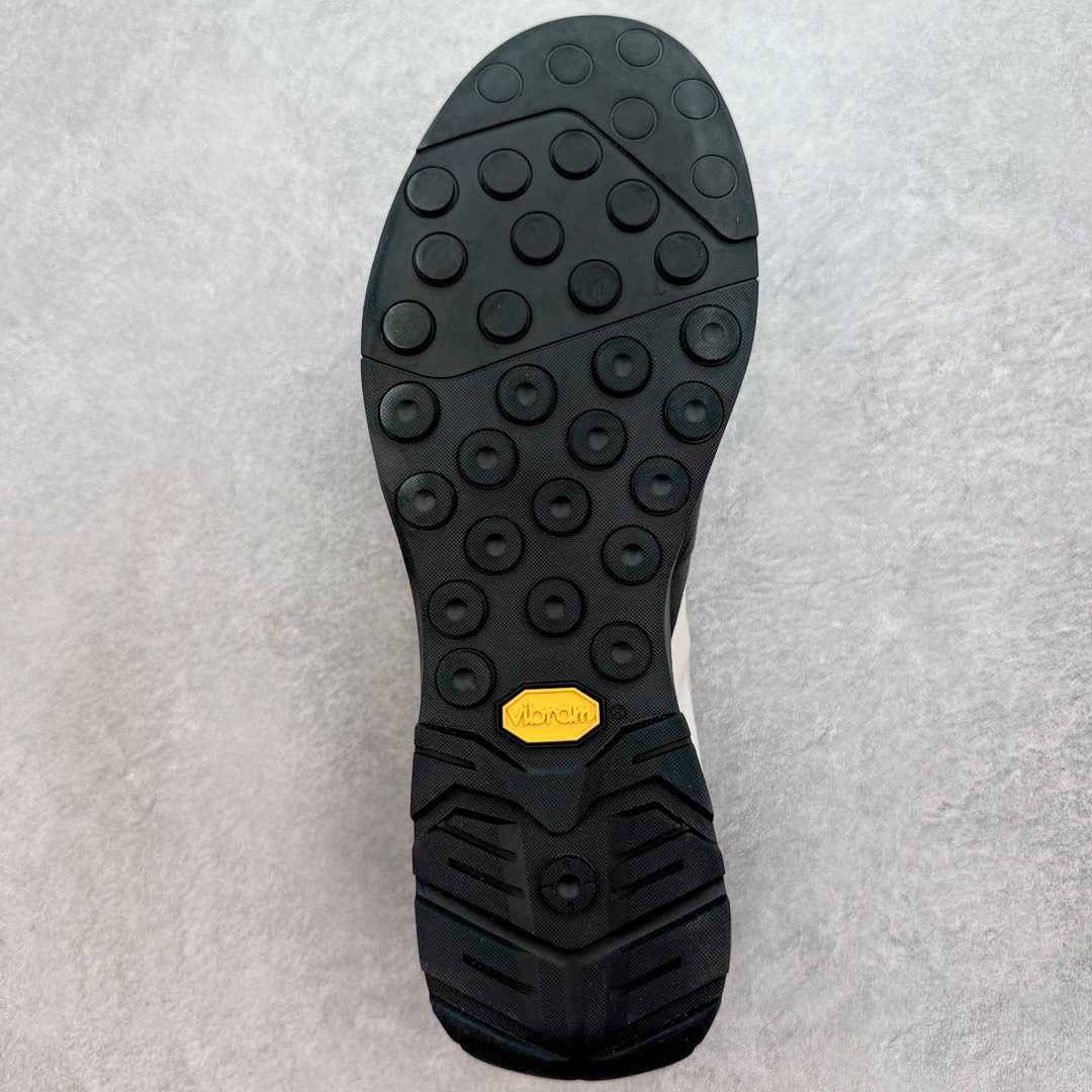 图片[9]-＃TZD特供 Arcteryx Konseal Lt 始祖鸟系列长距离越野登山徒步户外防水多功能运动跑鞋 台州原厂独家原底面配置 全套原厂生产指令加持 原厂特供Vibram外底 防水弹力尼龙布 外层热压TPU鞋面 随意纵横 内外盒标包装纸鞋带配件均同步公司 完美拉帮中底带钢印 仅服务市场百分之五高端客户 公司一样的东西 放心开冲 外贸 零售 裸鞋 渠道货 随意操作 承诺半个月内开胶直接换新 尺码同步官方：39.5 40 40.5 41 42 42.5 43 44 44.5 45-选品中心