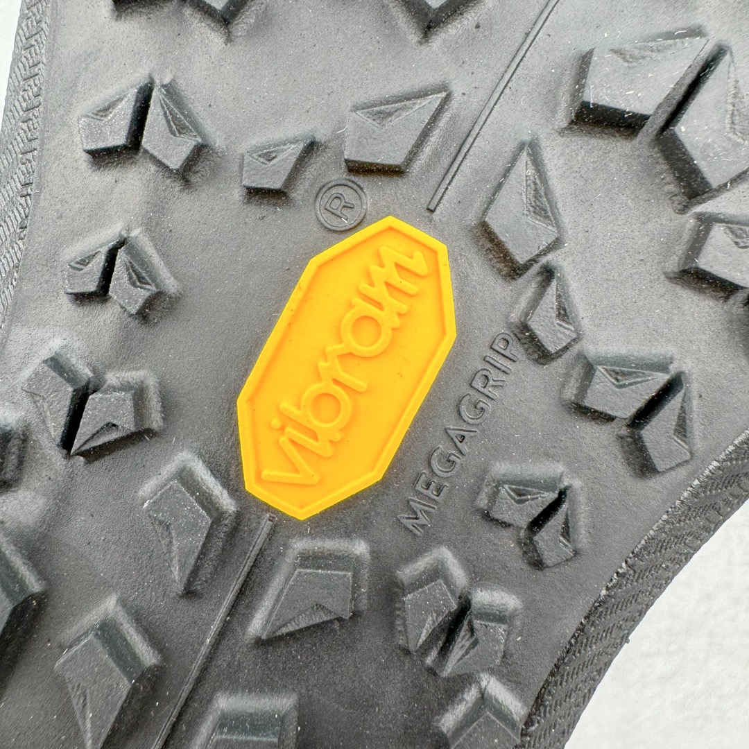 图片[20]-＃TZD特供 Arcteryx Sylan Pro 始祖鸟系列长距离越野登山徒步户外防水多功能运动跑鞋 台州原厂独家原底面配置 全套原厂生产指令加持 原厂特供Vibram外底 防水弹力尼龙布 外层热压TPU鞋面 随意纵横 内外盒标包装纸鞋带配件均同步公司 完美拉帮中底带钢印 仅服务市场百分之五高端客户 公司一样的东西 放心开冲 外贸 零售 裸鞋 渠道货 随意操作 承诺半个月内开胶直接换新 尺码同步官方：39.5 40 40.5 41 42 42.5 43 44 44.5 45-选品中心