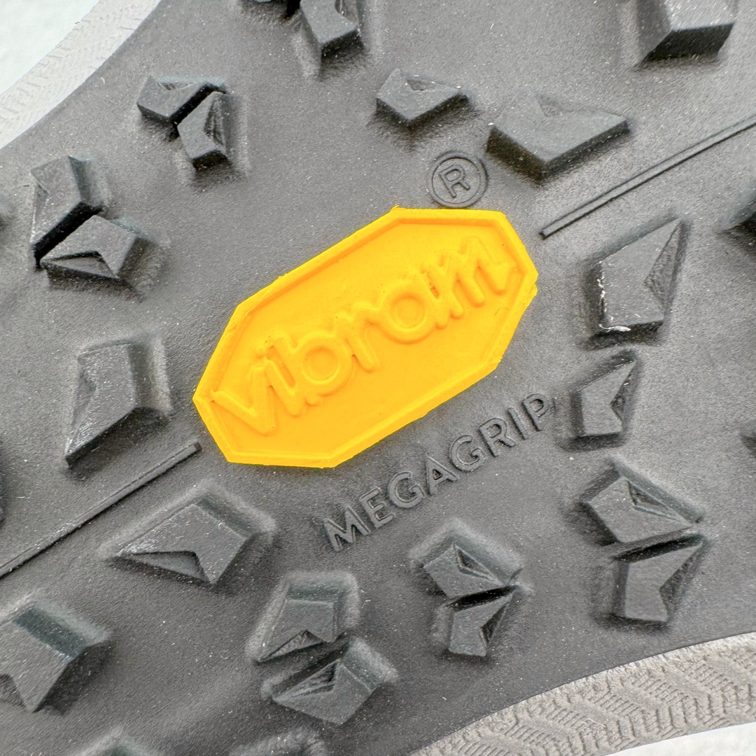 图片[20]-＃TZD特供 Arcteryx Sylan Pro 始祖鸟系列长距离越野登山徒步户外防水多功能运动跑鞋 台州原厂独家原底面配置 全套原厂生产指令加持 原厂特供Vibram外底 防水弹力尼龙布 外层热压TPU鞋面 随意纵横 内外盒标包装纸鞋带配件均同步公司 完美拉帮中底带钢印 仅服务市场百分之五高端客户 公司一样的东西 放心开冲 外贸 零售 裸鞋 渠道货 随意操作 承诺半个月内开胶直接换新 尺码同步官方：39.5 40 40.5 41 42 42.5 43 44 44.5 45-选品中心