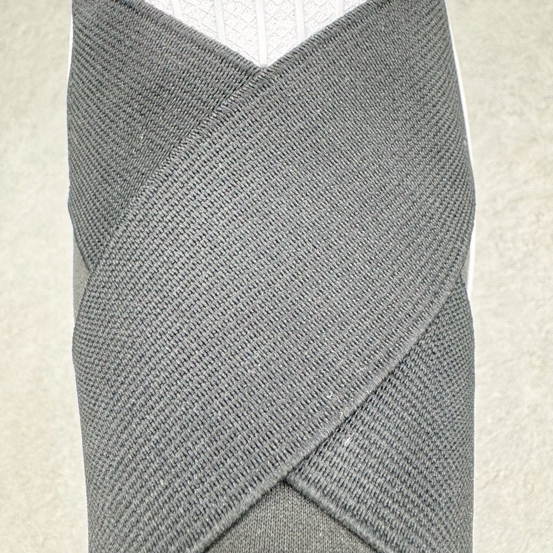 图片[14]-＃XP纯原套现福利 AD Superstar Slip-On Shoes 贝壳头交叉绑带一脚蹬板鞋 CQ2382 独家控货 平台正单 全鞋百分百原材料 全鞋电脑针车 Logo针车间距针数原版一致 皮料切割冲裁零瑕疵 原鞋一致含胶量大底 原盒中文内外标 大几率过验 不对比市面只对比原鞋 只服务最高端市场 尺码：36 36.5 37 38 38.5 39 40 40.5 41 42 42.5 43 44 44.5 45-选品中心