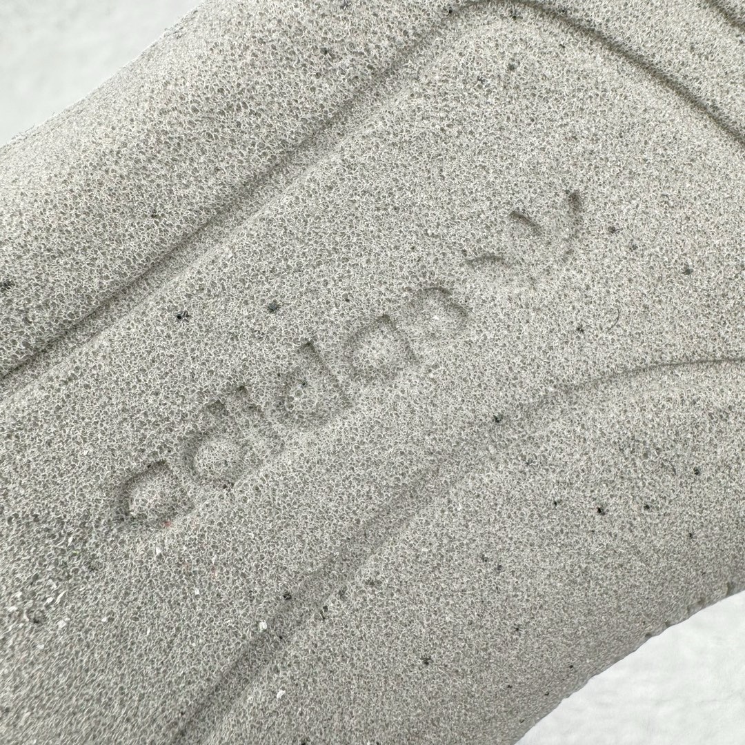 图片[19]-＃XP纯原套现福利 AD Superstar Slip-On Shoes 贝壳头交叉绑带一脚蹬板鞋 CQ2382 独家控货 平台正单 全鞋百分百原材料 全鞋电脑针车 Logo针车间距针数原版一致 皮料切割冲裁零瑕疵 原鞋一致含胶量大底 原盒中文内外标 大几率过验 不对比市面只对比原鞋 只服务最高端市场 尺码：36 36.5 37 38 38.5 39 40 40.5 41 42 42.5 43 44 44.5 45-选品中心