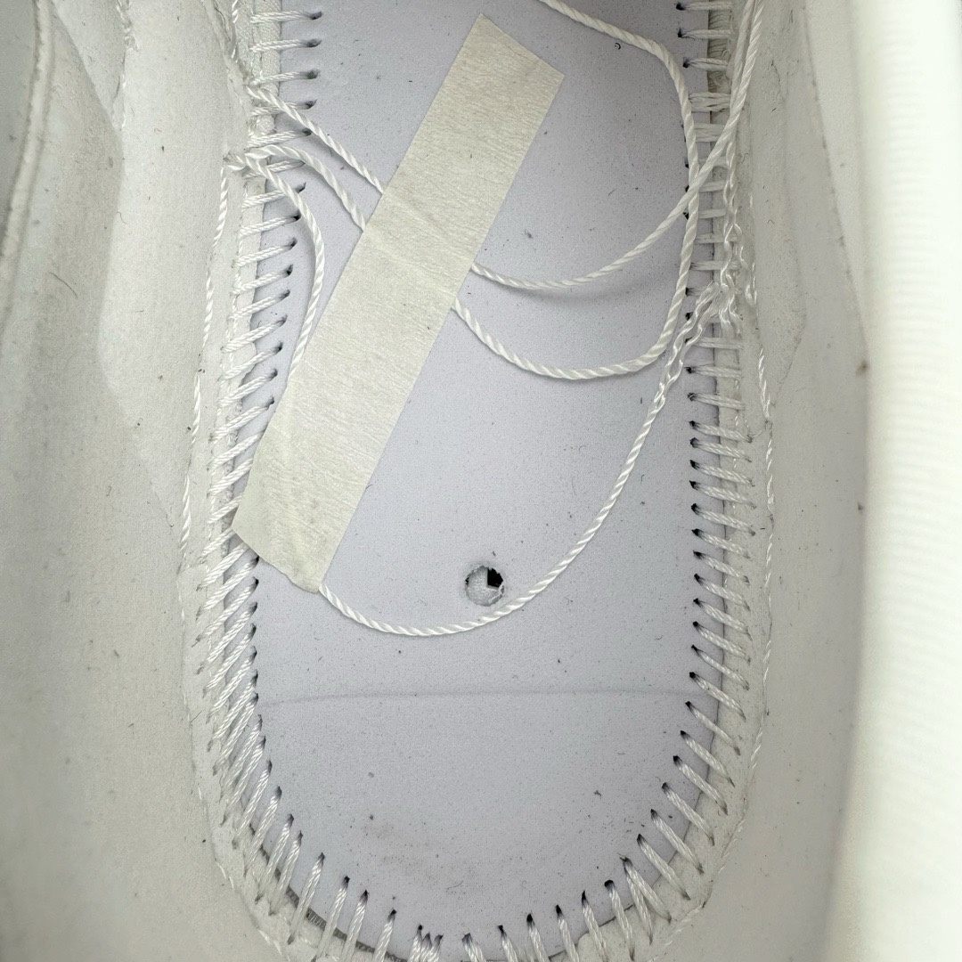 图片[19]-＃XP纯原套现福利 AD Superstar Slip-On Shoes 贝壳头交叉绑带一脚蹬板鞋 FW7052 独家控货 平台正单 全鞋百分百原材料 全鞋电脑针车 Logo针车间距针数原版一致 皮料切割冲裁零瑕疵 原鞋一致含胶量大底 原盒中文内外标 大几率过验 不对比市面只对比原鞋 只服务最高端市场 尺码：36 36.5 37 38 38.5 39 40 40.5 41 42 42.5 43 44 44.5 45-选品中心