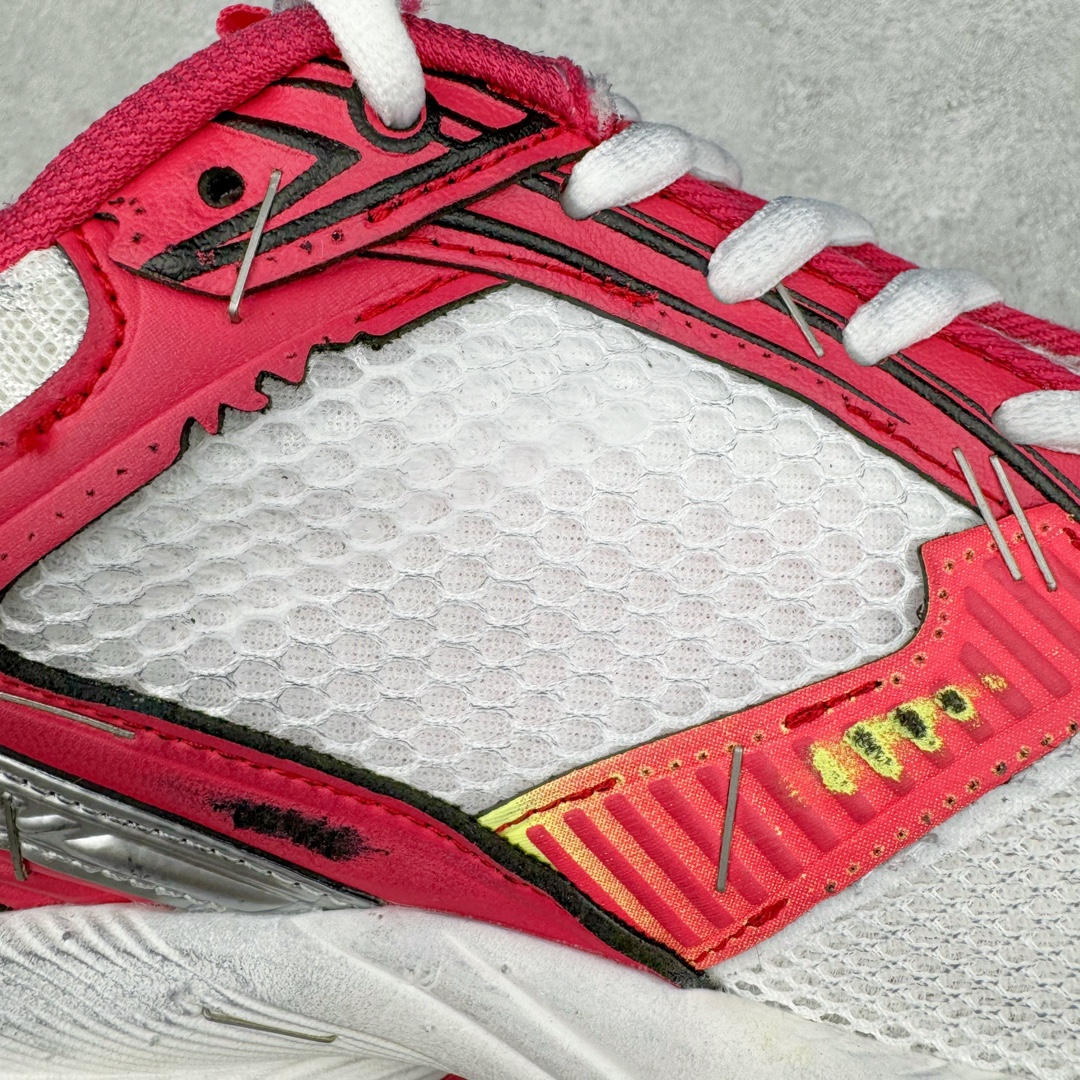 图片[16]-＃纯原 BALENCIAGA Stapler Sneakers 巴黎世家订书机鞋网布系带低帮走秀复古老爹鞋 圈内最强巴黎 尺码大小一比一还原Zp 区别其他工厂缩小两个号码 全套原纸板楦头开发 最原汁原味的灵魂版型 全鞋荧光划线卡点 胶水把控整洁度追求极致完美 每一双都是工艺品 多重QC质检 超越公司货的品控标准 实实在在的免检产品 原盒原配 正确字体电绣 粗细、位置、大小正确 侧边TPU 透气孔匹配意产原版 正确分离大底 TPU软底 原版一致大底LOGO 立体感十足 原厂皮料水洗做旧 采购原厂网纱 不含皮革 网布材料和聚氨酯 磨损效果 展现品牌对于新潮事物的热情 这款鞋子拥有巨大尺寸和醒目设计 符合当下”老爹鞋”的趋势 鞋子采用银灰配色 营造出低调而不失华丽的效果 10XL的尺码使它成为市场中最显眼的存在 适合追求个性化的人群 Balenciaga始终站在时尚前沿 此次发布的产品再次体现了他们的创新能力 偏大两码 尺码：35 36 37 38 39 40 41 42 43 44 45 46-选品中心