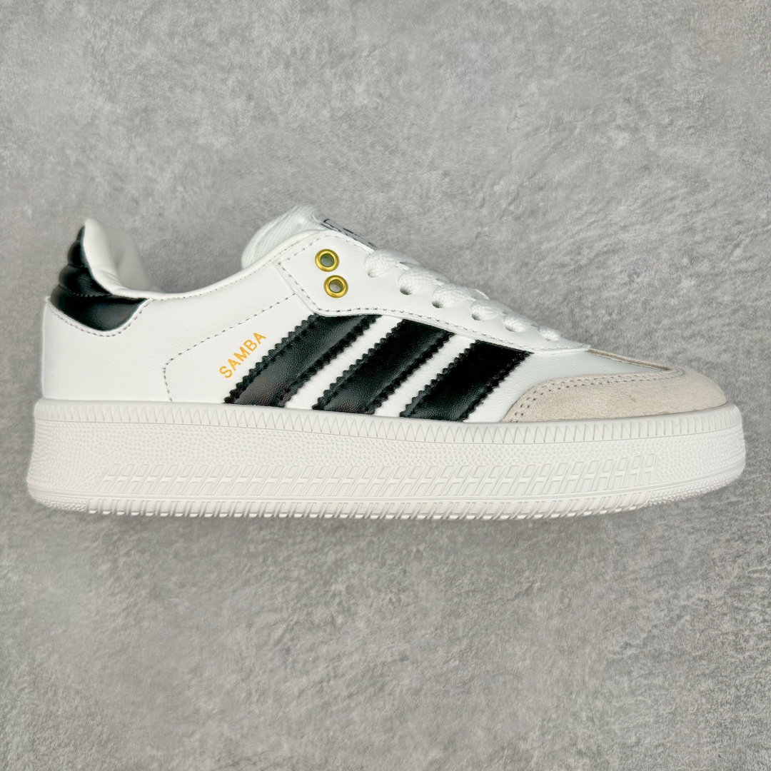 AD Samba XLG 桑巴舞加大厚底版系列德训风百搭松糕休闲运动板鞋生胶底 JH9226 自Originals Samba成功借势Blokecore风潮一跃成为街头巷尾的焦点鞋款后,不论是围绕Samba本身打造的各式「变种版本」,还是以Samba为蓝本打造联名鞋款,都成为了时尚潮流人士日常穿搭首选。Samba XLG是adidas Originals不断扩展XLG系列的一部分,旨在与年轻文化相契合,迎合那些希望通过个性时尚表达自我而不愿牺牲舒适度的年轻群体。街头时尚领域的Gen Z特别偏爱宽松的穿着风格。Samba XLG针对这一点做了创新。它在延续Samba OG经典设计的基础上,迎合年轻群体的穿着习惯,重塑为宽大的鞋身比例轮廓以及加厚中底,让消费者轻松展示自己独特的风格。全新的Samba XLG系列不仅迎合了当下年轻群体的穿搭习惯,加宽了鞋身比例以及将中底进一步增厚,在视觉比例上更加饱满,同时还保留了经典Samba的细节,这样一来,鞋迷朋友在穿搭上不仅能更加个性化,而且还能延续一定的复古感受。尺码：36 36⅔ 37⅓ 38 38⅔ 39⅓ 40 40⅔ 41⅓ 42 42⅔ 43⅓ 44 45-选品中心