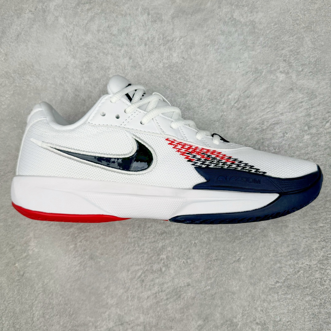 NK Air Zoom G.T. Cut Academy EP GT男/女篮球鞋 FB2598-104 NK首度推出G.T. Cut 系列的平价款式G.T. Cut Academy，外型维持一贯的流线型设计。不同价格的款式，让不同需求的球友也能入手适合自己的球鞋。足底出色抓地设计，助你瞬息急停，随意变速，轻松摆脱对手，驰骋赛场。匠心底纹从后跟延伸至鞋头，铸就急起急停的强劲抓地表现，助力实现侧向突破和快速移步。鞋款采用出众回弹设计，为切入、转向和移步篮筐提供出色的能量回馈。回弹性能带来弹力充沛的迈步体验，让你爆发疾速。前足搭载 Zoom Air 缓震配置，助你在赛事升温之际迅猛出击。足底缓震配置带来舒适比赛体验。中底搭载厚实泡绵，营造非凡舒适的支撑感受。该鞋款可轻松驾驭坚硬地面，助力鏖战。尺码：36 36.5 37.5 38 38.5 39 40 40.5 41 42 42.5 43 44 44.5 45 46-选品中心