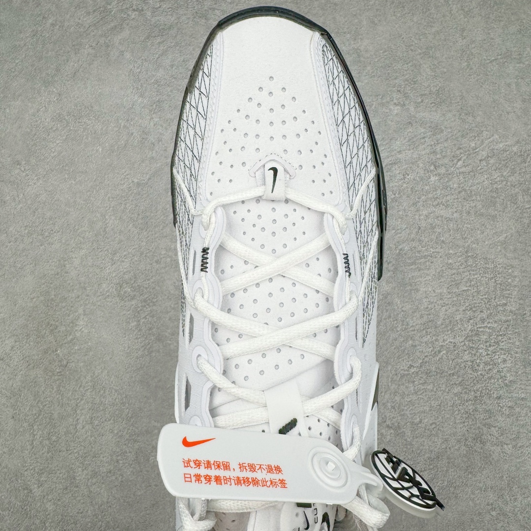 图片[4]-＃灭世/Max Nk Air Zoom G.T.Cut 3 EP 实战系列篮球鞋 黑白 DV2918-102 全新GT Cut 3.0 全掌搭载了 ZoomX 泡棉 使得整双鞋在缓震表现上可谓相当优秀 拥有着顶级科技配置的同时 颜值设计也非常可观 整体鞋型仍然保留了前低后高的设计 G.T. Cut 传统的突进极速突破的感觉 鞋头麂皮材质和 NK Flywire 飞线工艺 相对来说包裹感更好了 必备的TPU 支撑片 两侧 Swoosh 的透气孔设计 起到散热透气的作用 鞋舌采用类似跑鞋的半开叉式设计 搭配鞋带既可以提升包裹感 又降低了运动中鞋舌乱跑的可能性 鞋子内里填充相当厚实 避免掉跟 尺码：39 40 40.5 41 42 42.5 43 44 44.5 45 46-选品中心