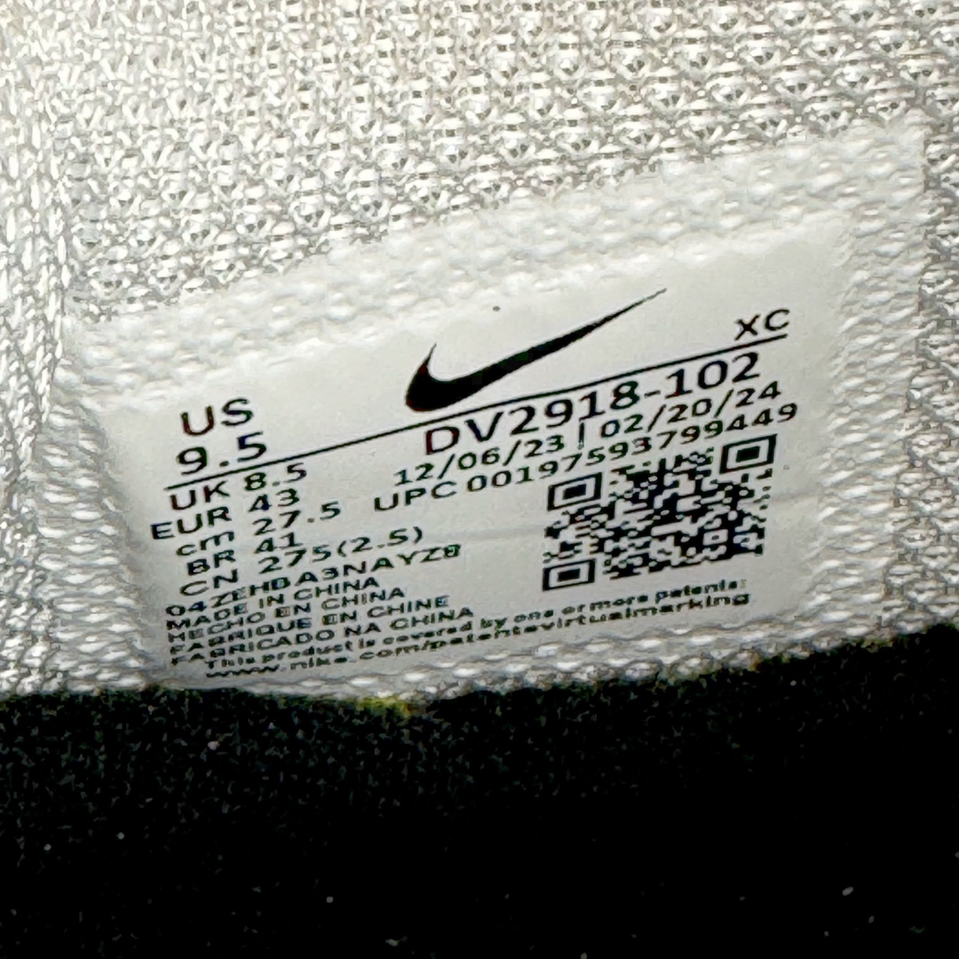 图片[12]-＃灭世/Max Nk Air Zoom G.T.Cut 3 EP 实战系列篮球鞋 黑白 DV2918-102 全新GT Cut 3.0 全掌搭载了 ZoomX 泡棉 使得整双鞋在缓震表现上可谓相当优秀 拥有着顶级科技配置的同时 颜值设计也非常可观 整体鞋型仍然保留了前低后高的设计 G.T. Cut 传统的突进极速突破的感觉 鞋头麂皮材质和 NK Flywire 飞线工艺 相对来说包裹感更好了 必备的TPU 支撑片 两侧 Swoosh 的透气孔设计 起到散热透气的作用 鞋舌采用类似跑鞋的半开叉式设计 搭配鞋带既可以提升包裹感 又降低了运动中鞋舌乱跑的可能性 鞋子内里填充相当厚实 避免掉跟 尺码：39 40 40.5 41 42 42.5 43 44 44.5 45 46-选品中心