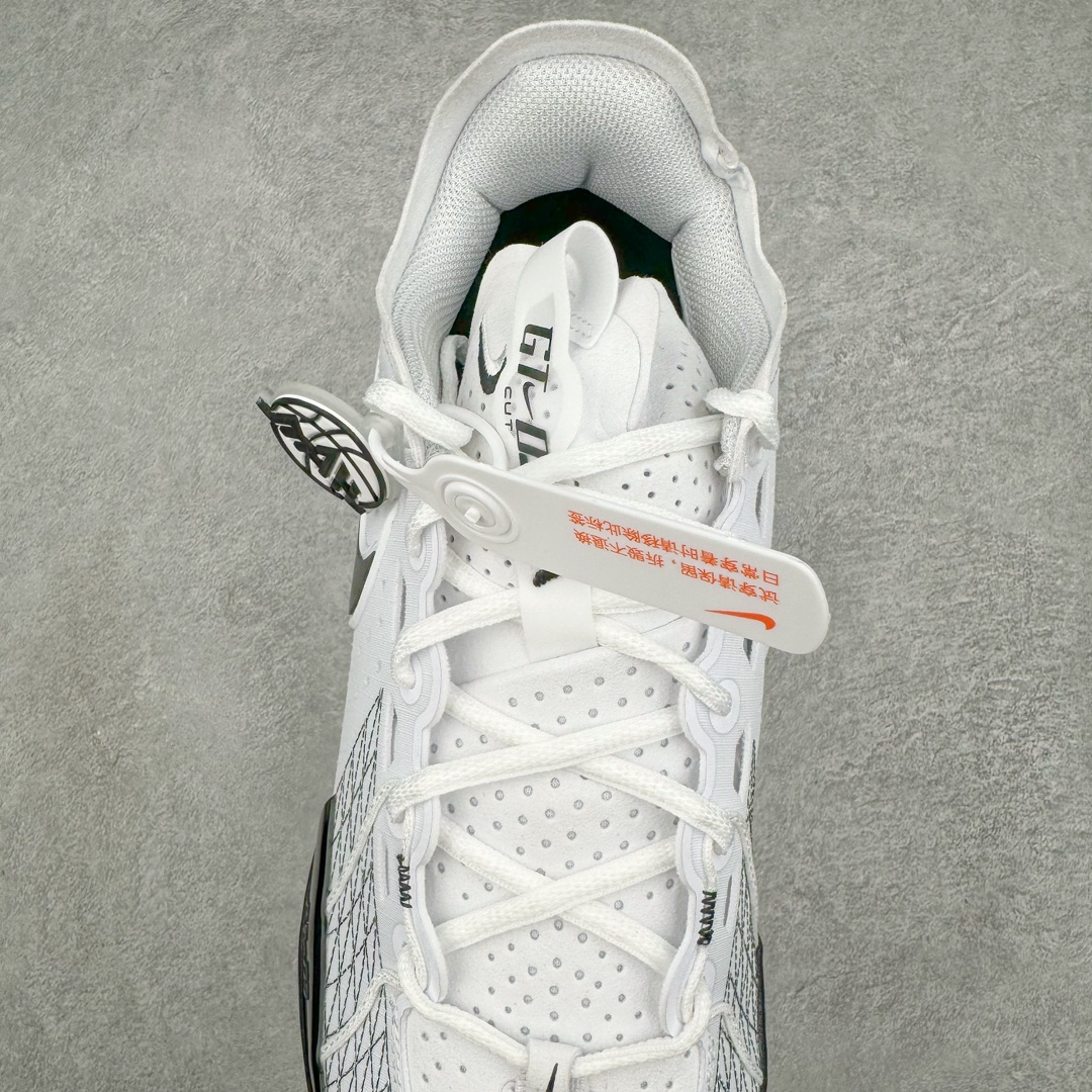 图片[5]-＃灭世/Max Nk Air Zoom G.T.Cut 3 EP 实战系列篮球鞋 黑白 DV2918-102 全新GT Cut 3.0 全掌搭载了 ZoomX 泡棉 使得整双鞋在缓震表现上可谓相当优秀 拥有着顶级科技配置的同时 颜值设计也非常可观 整体鞋型仍然保留了前低后高的设计 G.T. Cut 传统的突进极速突破的感觉 鞋头麂皮材质和 NK Flywire 飞线工艺 相对来说包裹感更好了 必备的TPU 支撑片 两侧 Swoosh 的透气孔设计 起到散热透气的作用 鞋舌采用类似跑鞋的半开叉式设计 搭配鞋带既可以提升包裹感 又降低了运动中鞋舌乱跑的可能性 鞋子内里填充相当厚实 避免掉跟 尺码：39 40 40.5 41 42 42.5 43 44 44.5 45 46-选品中心