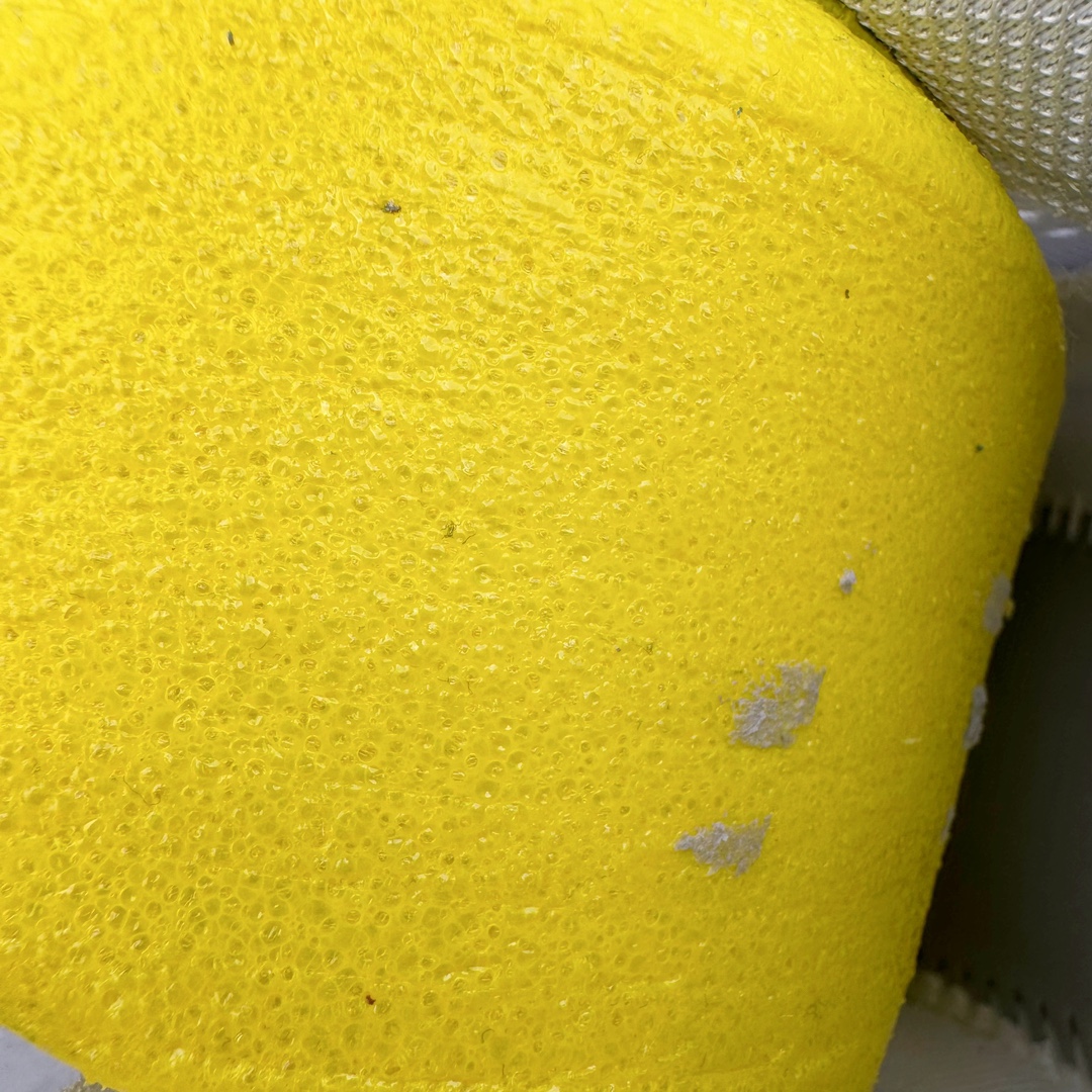 图片[11]-＃灭世/Max Nk Air Zoom G.T.Cut 3 EP 实战系列篮球鞋 黑白 DV2918-102 全新GT Cut 3.0 全掌搭载了 ZoomX 泡棉 使得整双鞋在缓震表现上可谓相当优秀 拥有着顶级科技配置的同时 颜值设计也非常可观 整体鞋型仍然保留了前低后高的设计 G.T. Cut 传统的突进极速突破的感觉 鞋头麂皮材质和 NK Flywire 飞线工艺 相对来说包裹感更好了 必备的TPU 支撑片 两侧 Swoosh 的透气孔设计 起到散热透气的作用 鞋舌采用类似跑鞋的半开叉式设计 搭配鞋带既可以提升包裹感 又降低了运动中鞋舌乱跑的可能性 鞋子内里填充相当厚实 避免掉跟 尺码：39 40 40.5 41 42 42.5 43 44 44.5 45 46-选品中心