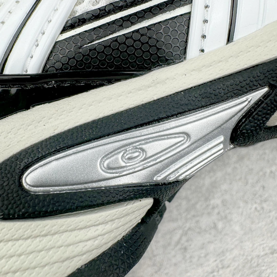 图片[18]-＃Lw纯原 ASICS Gel-Kahana TR V4 亚瑟士机能户外风系列低帮轻量缓震休闲运动跑步鞋 身处城市的喧嚣，内心的想象却永不停歇，Z世代处于现实的繁忙中始终想象着生活的另一种可能和对未知的展望。想象并非背离现实，而是对自我最真实的期待。为鼓励新世代青年唤起对自我的正向的想象，并展开积极的行动，ASICS亚瑟士于2024释出全新主题——唤想自定义。率先推出鞋款GEL-KAHANA TR V4，将出色的城市潮流与户外机能融为一体，实现无界想象与唤回真实自我的完美连结。于城市绽放姿态，唤想自定义。GEL-KAHANA TR V4融合了极具户外型格的设计细节。鞋款大底与中底采用了AHAR耐磨橡胶与GEL缓震胶技术，拥有良好的抓地力与舒适的穿着体验。鞋底所使用的一体化TPU稳定片，为更好地贴合GEL-KAHANA TR V4而全新开模再造，能有效防止脚部过度扭转与侧翻，在提供优秀稳定性的同时，进一步增强了鞋款的机能设计美学。快速系带系统在方便穿戴的同时，为户外运动提供了更优的防护。 GEL-KAHANA TR V4为日常穿着提供稳定、舒适的支撑，鼓励每个人在城市空间中的大胆探索，追寻无拘束的旷野之梦。尺码：36 37 37.5 38 39 39.5 40.5 41.5 42 42.5 43.5 44 44.5 45 46-选品中心