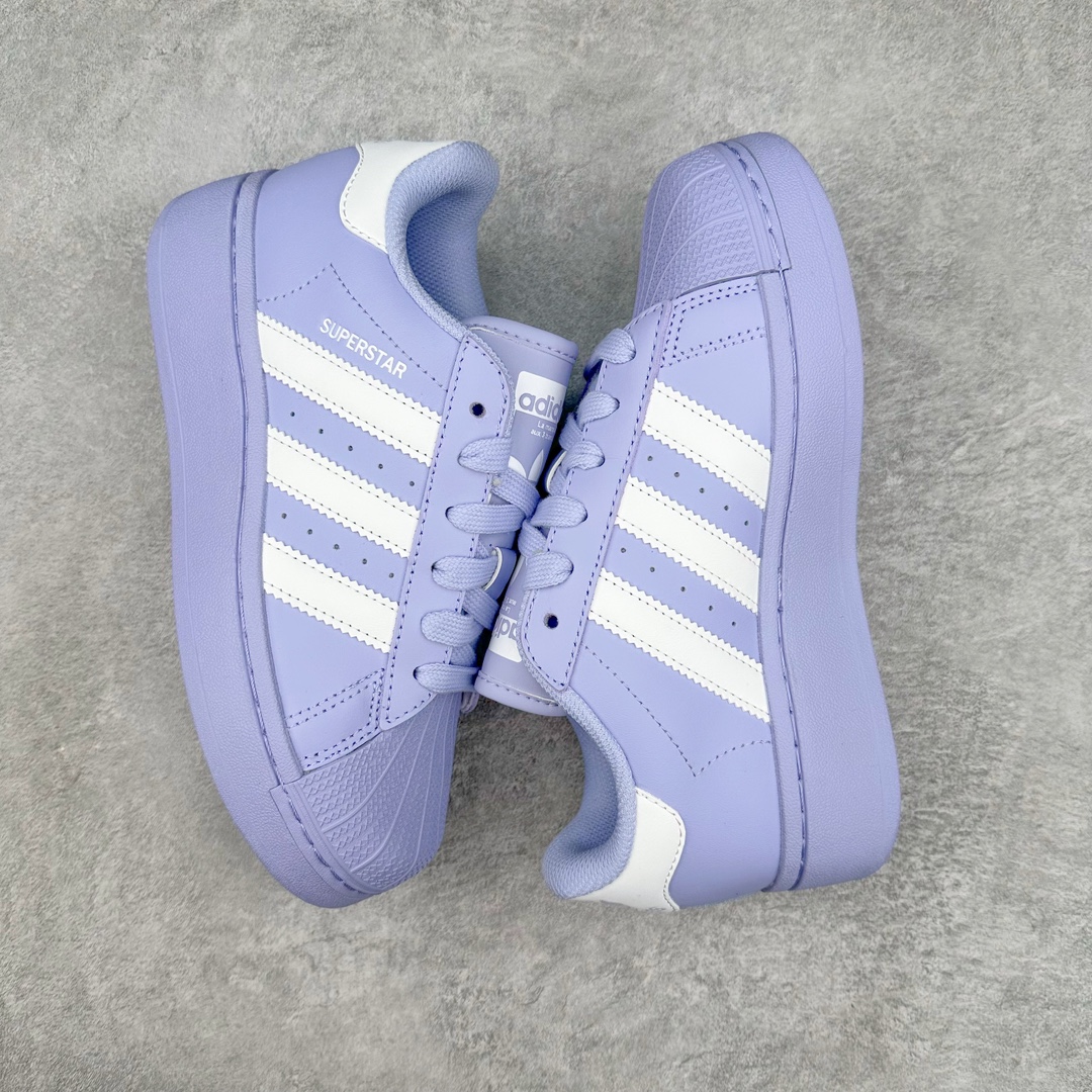 图片[3]-＃H11纯原 AD Originals Superstar 经典复古贝壳头厚底板鞋 ID4656 诞生于1969年 是第一双将全皮面鞋 身与橡胶鞋头结合在一起的低帮篮球鞋 Superstar最开始 是作为高帮篮球鞋Pro Model的低帮版本而出现的 但因为其独特和醒目的橡胶鞋头造型而让大家熟知 被大家形象地称为\\\”shelltoe\\\”贝壳头 在70年代的美国职业篮球场上 接近3/4的NBA球员都将这双Superstar作为场上用鞋 80年代之后 经过不断的改良和发展 Superstar逐渐成为横跨时装、音乐、街头文化、休闲和运动等各大领域的时尚潮鞋 尺码：36 36.5 37 38 38.5 39 40 40.5 41 42 42.5 43 44 44.5 45-选品中心