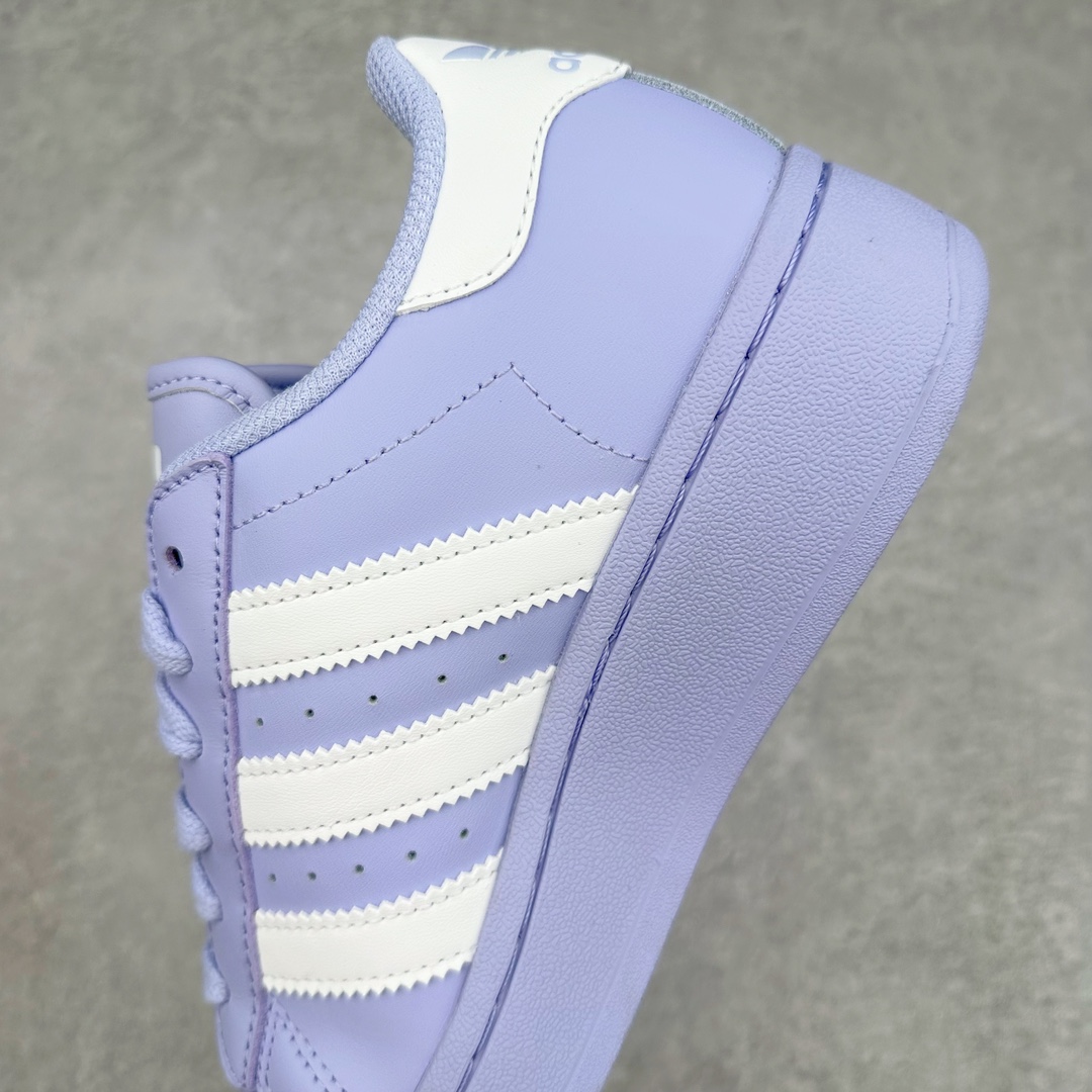 图片[7]-＃H11纯原 AD Originals Superstar 经典复古贝壳头厚底板鞋 ID4656 诞生于1969年 是第一双将全皮面鞋 身与橡胶鞋头结合在一起的低帮篮球鞋 Superstar最开始 是作为高帮篮球鞋Pro Model的低帮版本而出现的 但因为其独特和醒目的橡胶鞋头造型而让大家熟知 被大家形象地称为\\\”shelltoe\\\”贝壳头 在70年代的美国职业篮球场上 接近3/4的NBA球员都将这双Superstar作为场上用鞋 80年代之后 经过不断的改良和发展 Superstar逐渐成为横跨时装、音乐、街头文化、休闲和运动等各大领域的时尚潮鞋 尺码：36 36.5 37 38 38.5 39 40 40.5 41 42 42.5 43 44 44.5 45-选品中心