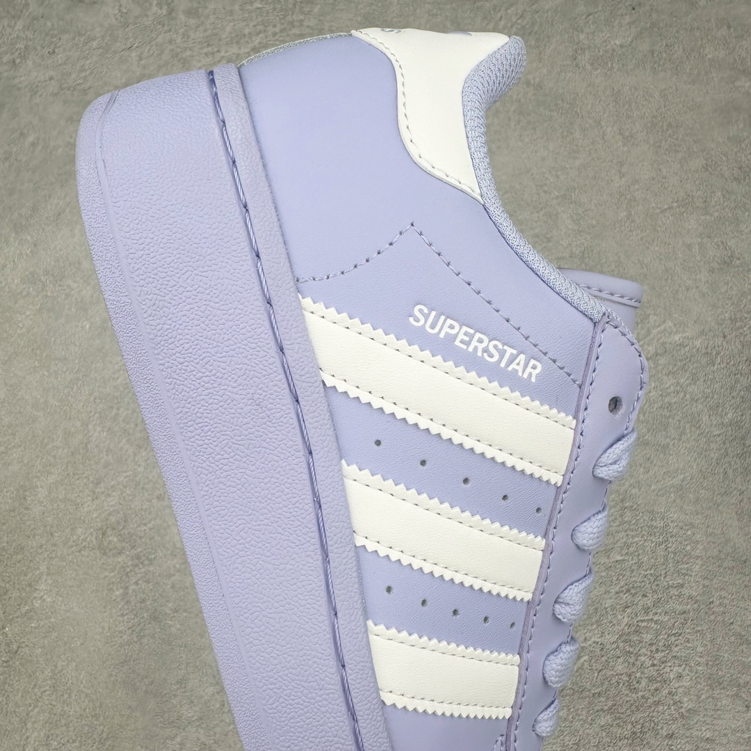 图片[6]-＃H11纯原 AD Originals Superstar 经典复古贝壳头厚底板鞋 ID4656 诞生于1969年 是第一双将全皮面鞋 身与橡胶鞋头结合在一起的低帮篮球鞋 Superstar最开始 是作为高帮篮球鞋Pro Model的低帮版本而出现的 但因为其独特和醒目的橡胶鞋头造型而让大家熟知 被大家形象地称为\\\”shelltoe\\\”贝壳头 在70年代的美国职业篮球场上 接近3/4的NBA球员都将这双Superstar作为场上用鞋 80年代之后 经过不断的改良和发展 Superstar逐渐成为横跨时装、音乐、街头文化、休闲和运动等各大领域的时尚潮鞋 尺码：36 36.5 37 38 38.5 39 40 40.5 41 42 42.5 43 44 44.5 45-选品中心
