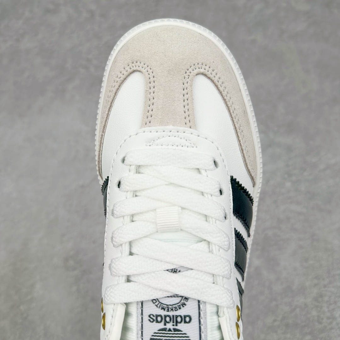 图片[4]-AD Samba XLG 桑巴舞加大厚底版系列德训风百搭松糕休闲运动板鞋生胶底 JH9226 自Originals Samba成功借势Blokecore风潮一跃成为街头巷尾的焦点鞋款后,不论是围绕Samba本身打造的各式「变种版本」,还是以Samba为蓝本打造联名鞋款,都成为了时尚潮流人士日常穿搭首选。Samba XLG是adidas Originals不断扩展XLG系列的一部分,旨在与年轻文化相契合,迎合那些希望通过个性时尚表达自我而不愿牺牲舒适度的年轻群体。街头时尚领域的Gen Z特别偏爱宽松的穿着风格。Samba XLG针对这一点做了创新。它在延续Samba OG经典设计的基础上,迎合年轻群体的穿着习惯,重塑为宽大的鞋身比例轮廓以及加厚中底,让消费者轻松展示自己独特的风格。全新的Samba XLG系列不仅迎合了当下年轻群体的穿搭习惯,加宽了鞋身比例以及将中底进一步增厚,在视觉比例上更加饱满,同时还保留了经典Samba的细节,这样一来,鞋迷朋友在穿搭上不仅能更加个性化,而且还能延续一定的复古感受。尺码：36 36⅔ 37⅓ 38 38⅔ 39⅓ 40 40⅔ 41⅓ 42 42⅔ 43⅓ 44 45-选品中心