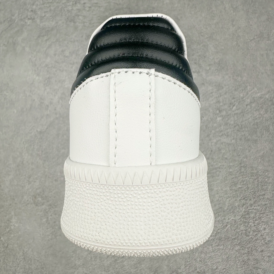 图片[8]-AD Samba XLG 桑巴舞加大厚底版系列德训风百搭松糕休闲运动板鞋生胶底 JH9226 自Originals Samba成功借势Blokecore风潮一跃成为街头巷尾的焦点鞋款后,不论是围绕Samba本身打造的各式「变种版本」,还是以Samba为蓝本打造联名鞋款,都成为了时尚潮流人士日常穿搭首选。Samba XLG是adidas Originals不断扩展XLG系列的一部分,旨在与年轻文化相契合,迎合那些希望通过个性时尚表达自我而不愿牺牲舒适度的年轻群体。街头时尚领域的Gen Z特别偏爱宽松的穿着风格。Samba XLG针对这一点做了创新。它在延续Samba OG经典设计的基础上,迎合年轻群体的穿着习惯,重塑为宽大的鞋身比例轮廓以及加厚中底,让消费者轻松展示自己独特的风格。全新的Samba XLG系列不仅迎合了当下年轻群体的穿搭习惯,加宽了鞋身比例以及将中底进一步增厚,在视觉比例上更加饱满,同时还保留了经典Samba的细节,这样一来,鞋迷朋友在穿搭上不仅能更加个性化,而且还能延续一定的复古感受。尺码：36 36⅔ 37⅓ 38 38⅔ 39⅓ 40 40⅔ 41⅓ 42 42⅔ 43⅓ 44 45-选品中心