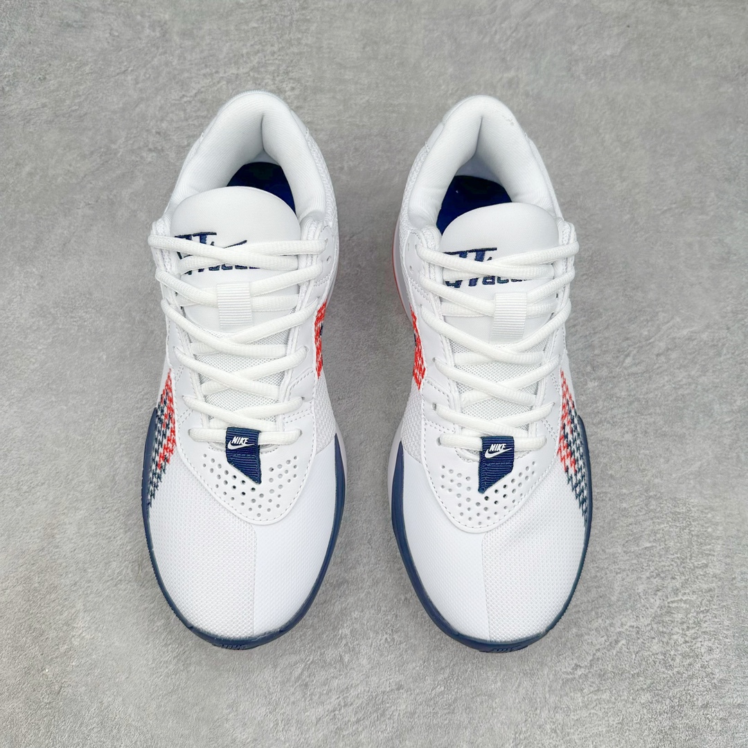 图片[2]-NK Air Zoom G.T. Cut Academy EP GT男/女篮球鞋 FB2598-104 NK首度推出G.T. Cut 系列的平价款式G.T. Cut Academy，外型维持一贯的流线型设计。不同价格的款式，让不同需求的球友也能入手适合自己的球鞋。足底出色抓地设计，助你瞬息急停，随意变速，轻松摆脱对手，驰骋赛场。匠心底纹从后跟延伸至鞋头，铸就急起急停的强劲抓地表现，助力实现侧向突破和快速移步。鞋款采用出众回弹设计，为切入、转向和移步篮筐提供出色的能量回馈。回弹性能带来弹力充沛的迈步体验，让你爆发疾速。前足搭载 Zoom Air 缓震配置，助你在赛事升温之际迅猛出击。足底缓震配置带来舒适比赛体验。中底搭载厚实泡绵，营造非凡舒适的支撑感受。该鞋款可轻松驾驭坚硬地面，助力鏖战。尺码：36 36.5 37.5 38 38.5 39 40 40.5 41 42 42.5 43 44 44.5 45 46-选品中心