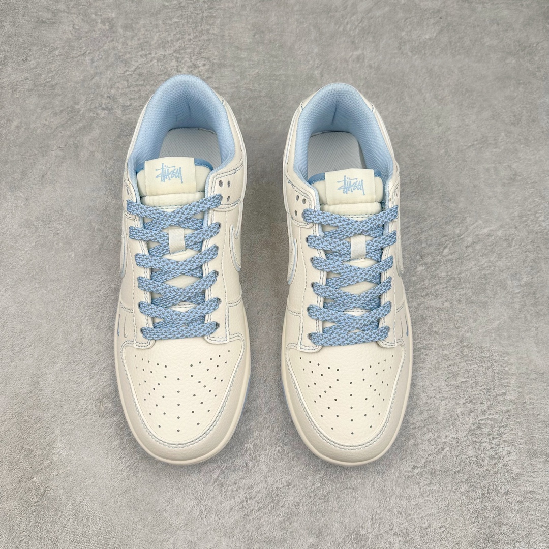 图片[2]-NK Dunk Low 定制配色 BB1818-101 大厂出品 极力推荐 原装头层材料 独家版型蒸餾加工帶來的是更好的视觉和脚感体验大厂纯原品质出货 清洁度 电绣工艺 皮料切割干净无任何毛边 细节完美 尺码：36 36.5 37.5 38 38.5 39 40 40.5 41 42 42.5 43 44 44.5 45 46 47.5-选品中心