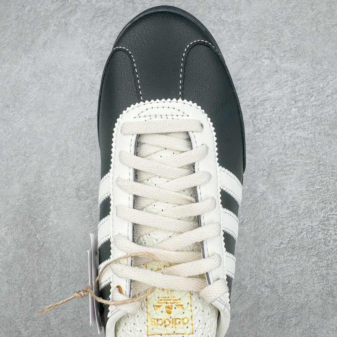 图片[4]-＃MF AD Wmns SL72 OG 系列德训足球风百搭低帮休闲运动板鞋 JH3968 Originals推出复古「T头鞋」造型的SL72鞋款复刻，有男女两款可选。男生款为SL72RS，鞋型挺立饱满，鞋底增加高度，采用麂皮与布面制作，符合复古氛围；女生款为SL72OGW，致敬经典款式，鞋身纤细，还原70年代设计，以绿色呈现，点缀金色细节。多款配色可选。「T 头鞋」这两年有多火大家见到了吧？明星、穿搭博主几乎人手一双，凭借复古味的外观，以及亲民的价格，同样成为了不少球鞋玩家日常上脚首选。近日 adidas Originals 将有「T 头鞋」造型的诞生于 1972 年的 SL72 鞋款复刻带回，各位买鞋又有新选择了。1972 年 SL72 问世后，引领了后来阿迪达斯的跑鞋发展方向，其中「SL」代表了 Super Light，彰显了产品轻便的特性。1972 年 SL72 问世后，引领了后来阿迪达斯的跑鞋发展方向，其中「SL」代表了 Super Light，彰显了产品轻便的特性。这次 adidas Originals 延续其轻质经典的基因，带来男女两款 SL72。男生款带来 SL72 RS 鞋型，RS 意为 Reshaped（重塑），鞋款在保留了经典的外观基础上，在尼龙材质里增加了填充物，使鞋型更加挺立和饱满，鞋头则更加圆润，鞋底的 EVA 材质则增加了鞋款的高度。女生款则带来 SL72 OG W 鞋型，OG 顾名思义则是致敬经典款式，相较于 RS（Reshaped）鞋款，鞋身更加纤细，其整体鞋身轮廓、线条、细节、材质上尊崇 70 年代 SL72 的设计，还原经典味道。尺码：36 36⅔ 37⅓ 38 38⅔ 39⅓ 40 40⅔ 41⅓ 42 42⅔ 43⅓ 44 44⅔ 45-选品中心