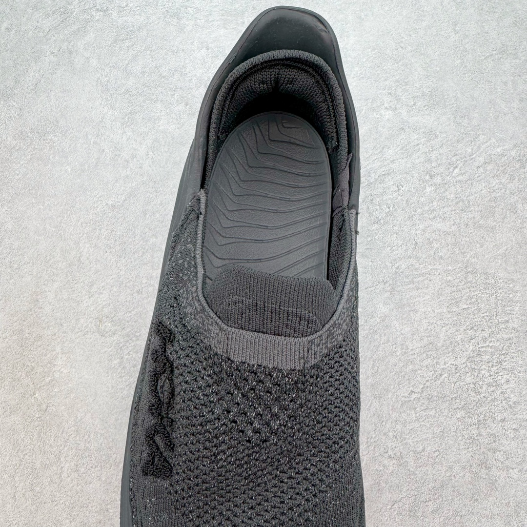 图片[5]-＃HK纯原 HOKA ONE ONE Restore TC 一脚蹬徒步舒适缓震运动鞋 继承了 HOKA ONE ONE® 标志性的缓冲中底，兼具轻盈脚感和出众缓震。NEWOK本期为大家准备了两款各具特色HOKA ONE ONE Restore TC 鞋款，希望能为你的夏日穿搭提供更多灵感。鞋款鞋面采用弹性布料，鞋面透气舒适，日常穿搭舒适不磨脚。鞋款以弹性松紧织带取代传统鞋带设计，省事又省心，“一脚蹬”简直是最具懒人属性的球鞋，低调朴素又不失质感。重量不到百克，依旧是外形“笨拙”实则是轻巧、舒适与安全兼备的品牌固有打法。搭配上，无论是夏日短裤造型，还是搭配你的长袜，Restore TC 能够满足你的多种穿搭。舒适程度堪比众多大牌“老头乐”，鞋底的厚厚的泡沫鞋垫让你深陷其中！尺码：36 36.5 37.5 38 38.5 39 40 40.5 41 42 42.5 43 44 44.5 45-选品中心