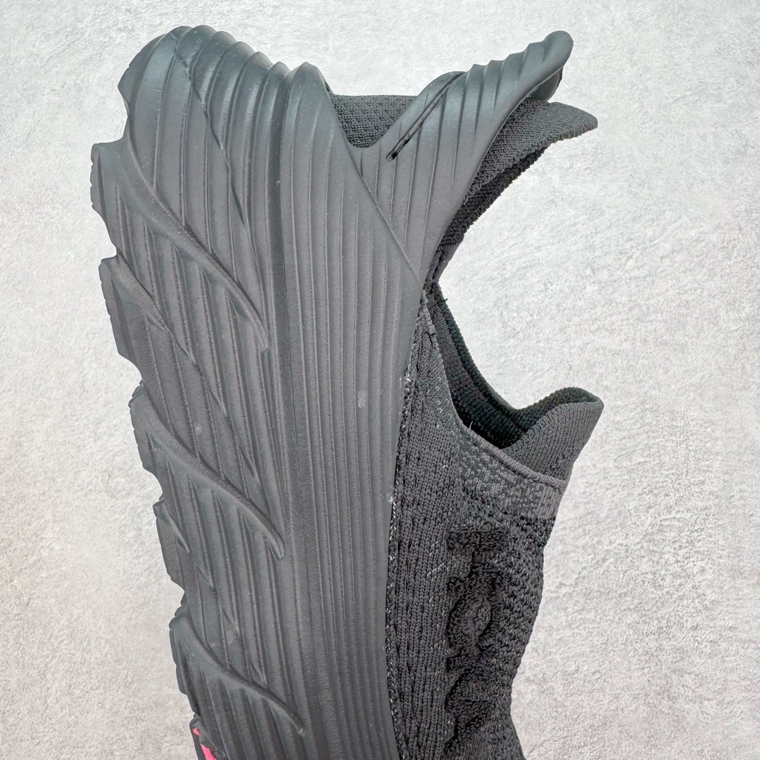 图片[6]-＃HK纯原 HOKA ONE ONE Restore TC 一脚蹬徒步舒适缓震运动鞋 继承了 HOKA ONE ONE® 标志性的缓冲中底，兼具轻盈脚感和出众缓震。NEWOK本期为大家准备了两款各具特色HOKA ONE ONE Restore TC 鞋款，希望能为你的夏日穿搭提供更多灵感。鞋款鞋面采用弹性布料，鞋面透气舒适，日常穿搭舒适不磨脚。鞋款以弹性松紧织带取代传统鞋带设计，省事又省心，“一脚蹬”简直是最具懒人属性的球鞋，低调朴素又不失质感。重量不到百克，依旧是外形“笨拙”实则是轻巧、舒适与安全兼备的品牌固有打法。搭配上，无论是夏日短裤造型，还是搭配你的长袜，Restore TC 能够满足你的多种穿搭。舒适程度堪比众多大牌“老头乐”，鞋底的厚厚的泡沫鞋垫让你深陷其中！尺码：36 36.5 37.5 38 38.5 39 40 40.5 41 42 42.5 43 44 44.5 45-选品中心