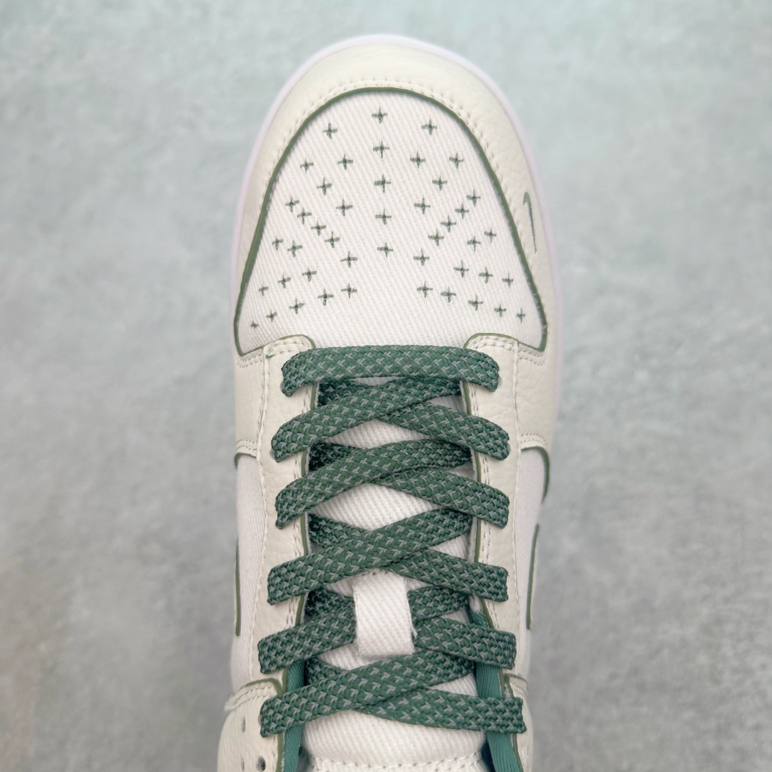 图片[4]-NK Dunk Low 定制配色 BB1818-101 大厂出品 极力推荐 原装头层材料 独家版型蒸餾加工帶來的是更好的视觉和脚感体验大厂纯原品质出货 清洁度 电绣工艺 皮料切割干净无任何毛边 细节完美 尺码：36 36.5 37.5 38 38.5 39 40 40.5 41 42 42.5 43 44 44.5 45 46 47.5-选品中心