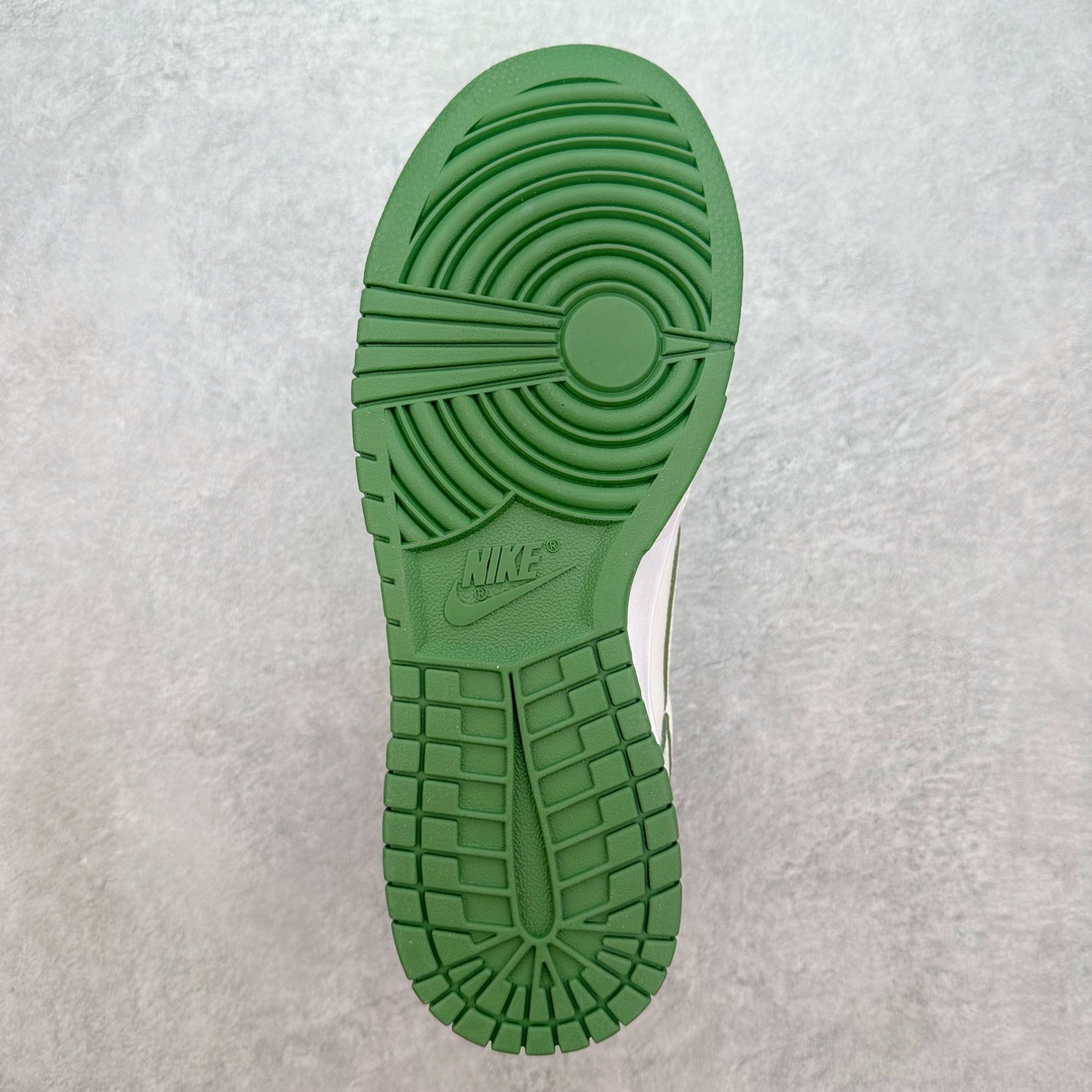 图片[9]-NK Dunk Low 定制配色 BB1818-101 大厂出品 极力推荐 原装头层材料 独家版型蒸餾加工帶來的是更好的视觉和脚感体验大厂纯原品质出货 清洁度 电绣工艺 皮料切割干净无任何毛边 细节完美 尺码：36 36.5 37.5 38 38.5 39 40 40.5 41 42 42.5 43 44 44.5 45 46 47.5-选品中心