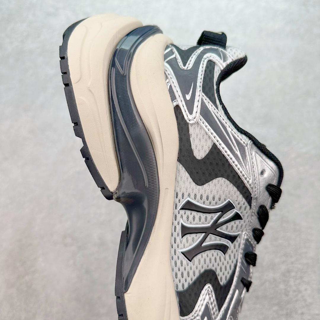 图片[6]-＃纯原 MLB Chunky Runner 2024S 复古印花老爹鞋系列低帮轻量增高厚底百搭休闲运动慢跑鞋 Korea韩国联名NY美国榄球纽约洋基队限定 目前可过轻松秒过各类鉴定 能操作的私聊 韩国代购专供 左脚内置NFC感应 区别市面贴纸假芯片 MLB专用菱形双针中底布 重点细节中底布带注胶孔 原厂NFC感应吊牌 支持鉴定 一个两位数 原盒原标 全套原楦原纸板原厂数据开发 中韩文保养标贴 绿色防霉片 平台代购专供 独家一比一RB+MD组合大底 高频后跟小人Logo精准对位立体饱满 正确网布加超迁鞋面 转印中底走线紧密 转印Logo工艺表层防刮不掉色 尺码：35 36 36.5 37.5 38 38.5 39 40 40.5 41 42 42.5 43 44 44.5 45-选品中心