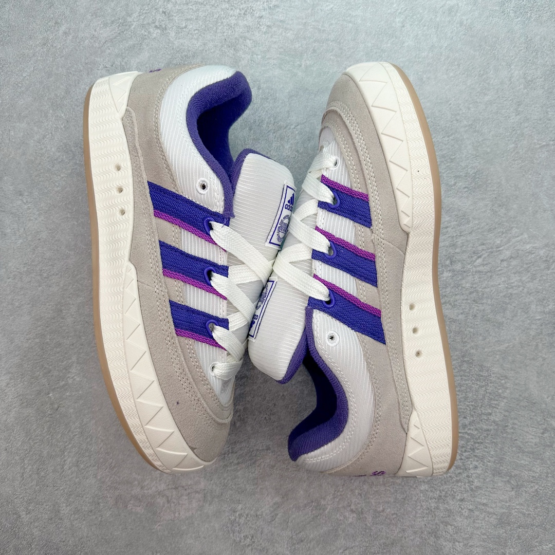 图片[3]-＃C版纯原 AD Originals Campus 00s 学院系列面包风经典复古低帮百搭休闲运动板鞋 IH3266 原鞋开发 正确版型 市面唯一全鞋采用原厂头层SD皮料 正确宽版鞋盒 清洁度完美 诠释最高工艺 这次 Originals 选择了以经典复古鞋型 Campus 为蓝本打造全新面包鞋 这款鞋型联名不断 冠希当年对它更是钟爱有加 论牌面丝毫不输贝壳头、Forum 等大热鞋型 这次 Campus 一改 80 年代的瘦长造型 鞋舌、鞋身、鞋底甚至细节都变大了 营造出千禧年前后流行的面包鞋宽大廓形 因此鞋名改为 Campus 00s 鞋身采用绒面皮料搭配白色常规皮革 质感上还是延续了经典 Campus 的设计 鞋舌填充更加饱满 让鞋款整体看起来更加圆润 搭配上这款浅蓝配色 「蓝胖子」造型真的很可爱 鞋舌还加入了与以往 Campus 不同的全新三叶草 Logo 令造型更具千禧气息 鞋带也采用了加宽的设计 如果你不喜欢 这次还附送了传统鞋带可以替换 鞋底采用了米黄做旧设计 凸显鞋款的复古年代感 除了清新可人的浅蓝配色 还有一款酷灰配色 造型更加硬朗复古 而且相比浅蓝配色更加耐脏 尺码：36 36⅔ 37⅓ 38 38⅔ 39⅓ 40 40⅔ 41⅓ 42 42⅔ 43⅓ 44 44 ⅓ 45-选品中心