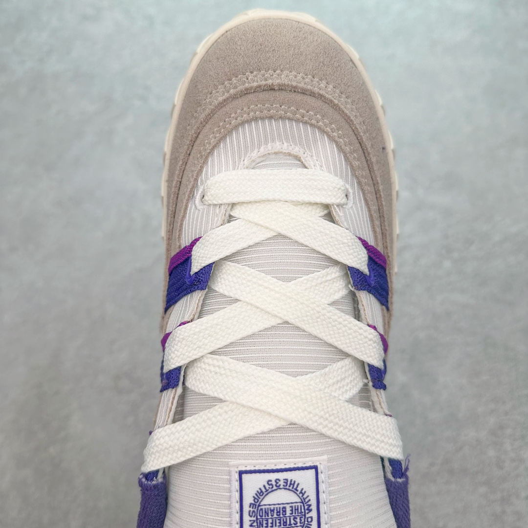 图片[4]-＃C版纯原 AD Originals Campus 00s 学院系列面包风经典复古低帮百搭休闲运动板鞋 IH3266 原鞋开发 正确版型 市面唯一全鞋采用原厂头层SD皮料 正确宽版鞋盒 清洁度完美 诠释最高工艺 这次 Originals 选择了以经典复古鞋型 Campus 为蓝本打造全新面包鞋 这款鞋型联名不断 冠希当年对它更是钟爱有加 论牌面丝毫不输贝壳头、Forum 等大热鞋型 这次 Campus 一改 80 年代的瘦长造型 鞋舌、鞋身、鞋底甚至细节都变大了 营造出千禧年前后流行的面包鞋宽大廓形 因此鞋名改为 Campus 00s 鞋身采用绒面皮料搭配白色常规皮革 质感上还是延续了经典 Campus 的设计 鞋舌填充更加饱满 让鞋款整体看起来更加圆润 搭配上这款浅蓝配色 「蓝胖子」造型真的很可爱 鞋舌还加入了与以往 Campus 不同的全新三叶草 Logo 令造型更具千禧气息 鞋带也采用了加宽的设计 如果你不喜欢 这次还附送了传统鞋带可以替换 鞋底采用了米黄做旧设计 凸显鞋款的复古年代感 除了清新可人的浅蓝配色 还有一款酷灰配色 造型更加硬朗复古 而且相比浅蓝配色更加耐脏 尺码：36 36⅔ 37⅓ 38 38⅔ 39⅓ 40 40⅔ 41⅓ 42 42⅔ 43⅓ 44 44 ⅓ 45-选品中心