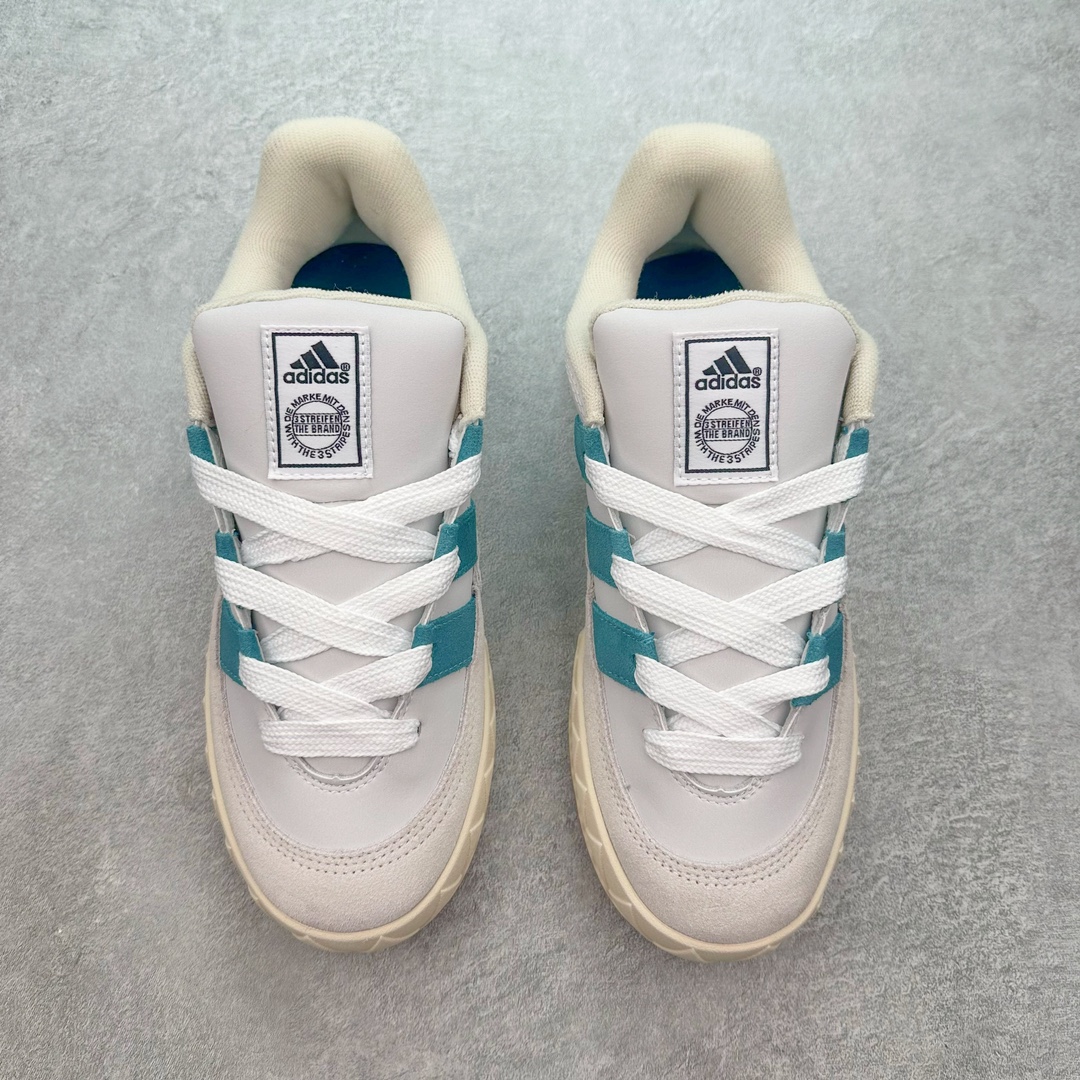 图片[2]-＃C版纯原 AD Originals Campus 00s 学院系列面包风经典复古低帮百搭休闲运动板鞋 ID3935 原鞋开发 正确版型 市面唯一全鞋采用原厂头层SD皮料 正确宽版鞋盒 清洁度完美 诠释最高工艺 这次 Originals 选择了以经典复古鞋型 Campus 为蓝本打造全新面包鞋 这款鞋型联名不断 冠希当年对它更是钟爱有加 论牌面丝毫不输贝壳头、Forum 等大热鞋型 这次 Campus 一改 80 年代的瘦长造型 鞋舌、鞋身、鞋底甚至细节都变大了 营造出千禧年前后流行的面包鞋宽大廓形 因此鞋名改为 Campus 00s 鞋身采用绒面皮料搭配白色常规皮革 质感上还是延续了经典 Campus 的设计 鞋舌填充更加饱满 让鞋款整体看起来更加圆润 搭配上这款浅蓝配色 「蓝胖子」造型真的很可爱 鞋舌还加入了与以往 Campus 不同的全新三叶草 Logo 令造型更具千禧气息 鞋带也采用了加宽的设计 如果你不喜欢 这次还附送了传统鞋带可以替换 鞋底采用了米黄做旧设计 凸显鞋款的复古年代感 除了清新可人的浅蓝配色 还有一款酷灰配色 造型更加硬朗复古 而且相比浅蓝配色更加耐脏 尺码：36 36⅔ 37⅓ 38 38⅔ 39⅓ 40 40⅔ 41⅓ 42 42⅔ 43⅓ 44 44 ⅓ 45-选品中心