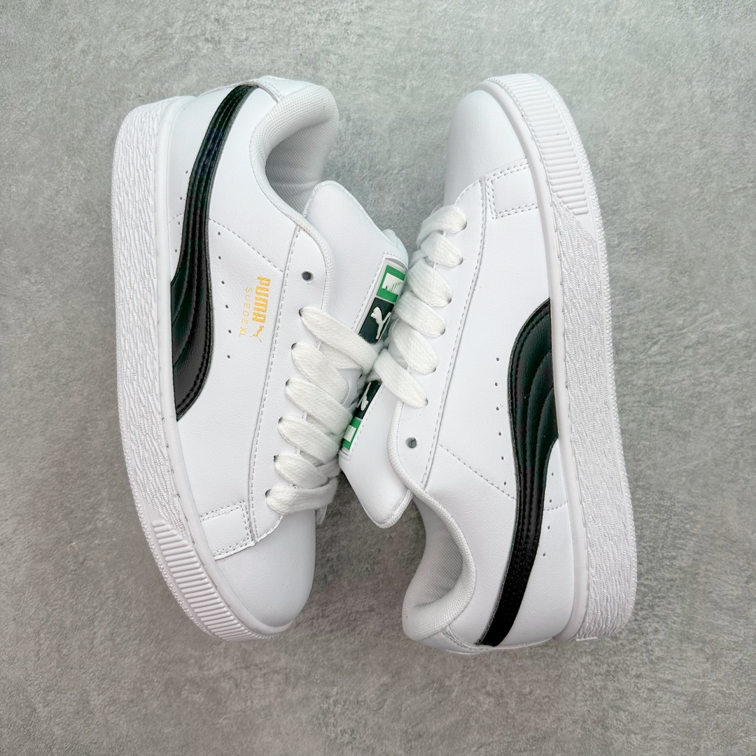 图片[3]-PUMA SUEDE XL 彪马新款面包鞋男女同款复古休闲板鞋 赠送一双鞋带 鞋身通体采用细腻的麂皮材质 厚实柔软 质感出众 鞋侧保留PUMA标志性跑道图案 侧面与后跟点缀金属色PUMA LOGO 兼具辨识度与细节感 加厚鞋垫、饱满鞋舌 搭配加宽扁形鞋带 使得穿着感更加贴合与舒适 值得一提的是 本季SUEDE XL鞋款以黑色、红色及蓝色最为瞩目 经典黑的配色 在低调之余可轻松驾驭任何潮流风格造型 而高饱和度的配色 则是当之无愧的早春出街利器。货号： 395205 尺码：36 37 37.5 38 38.5 39 40 40.5 41 42 42.5 43 44 45-选品中心